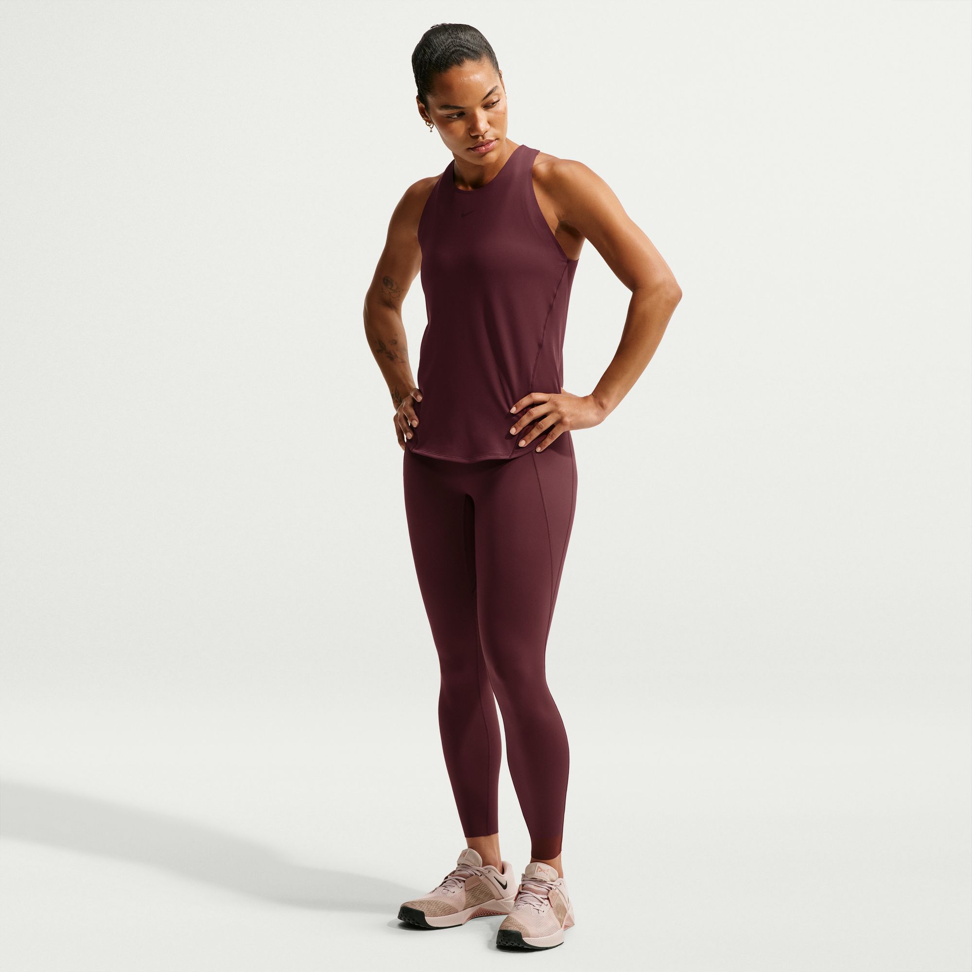 Nike Universa Women's High-Waisted 7/8 Leggings with No Front Seam