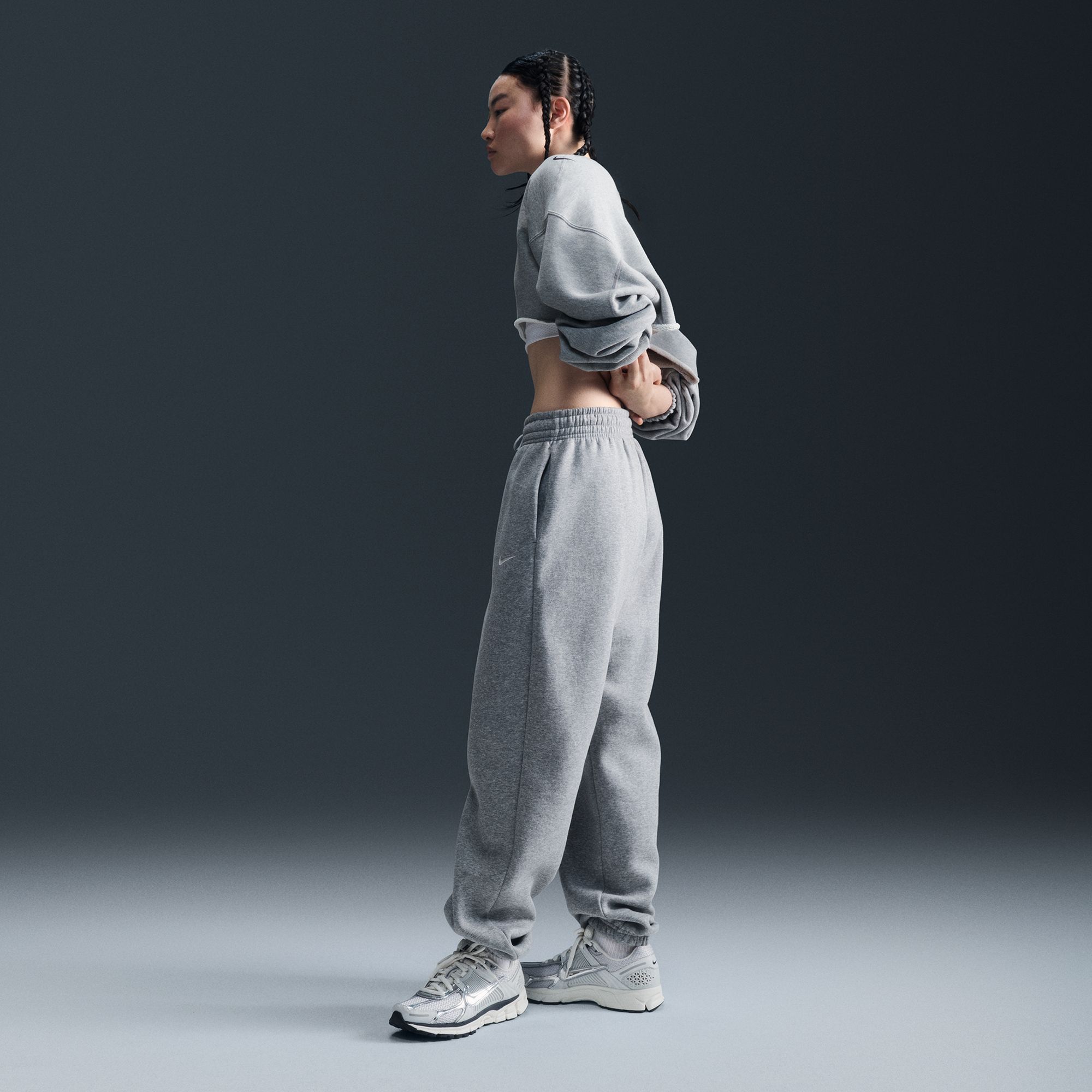 Nike Women's Sportswear Phoenix Fleece High-Waisted Oversized Sweatpants Dk Heather Grey thumbnail