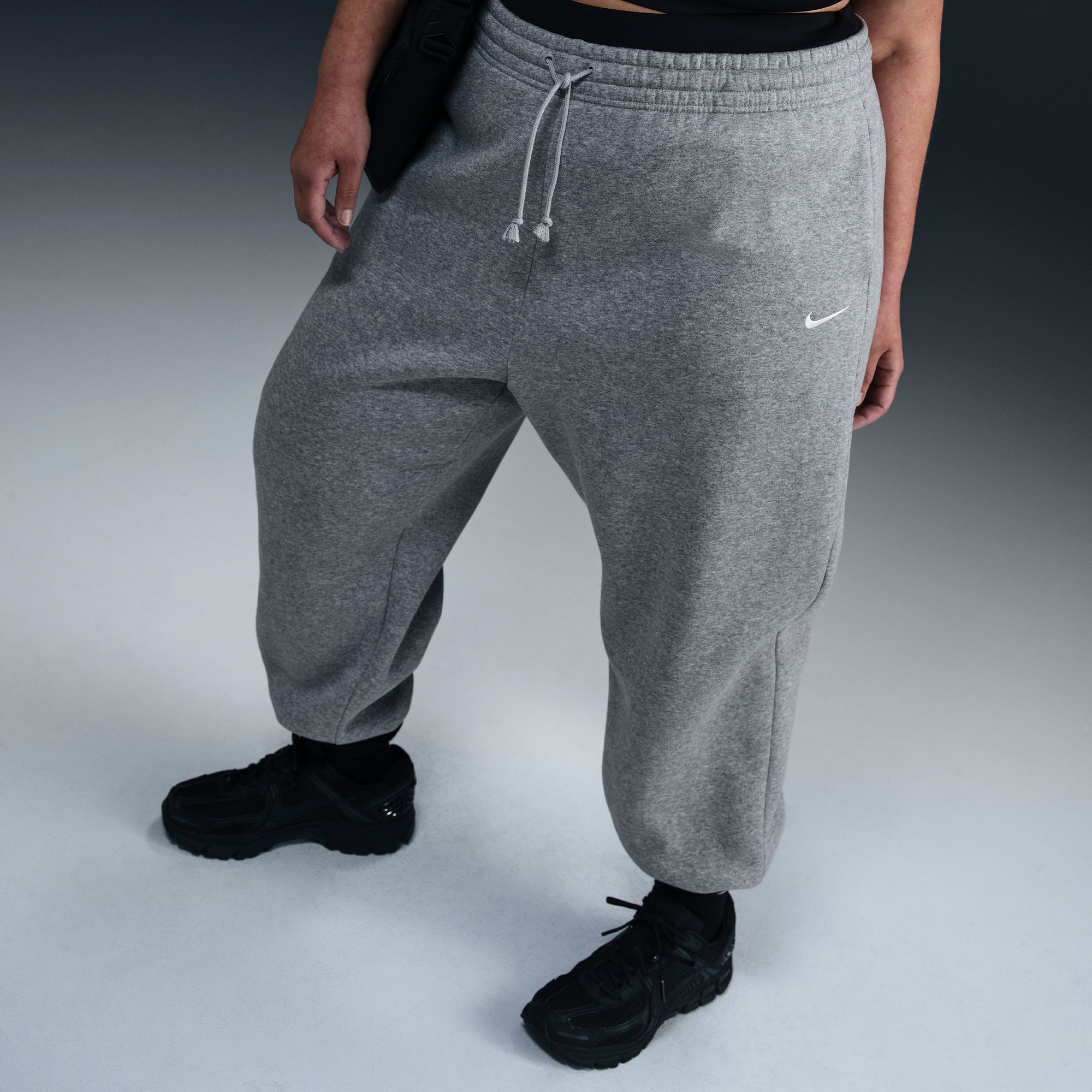 Nike Women's Sportswear Phoenix Fleece High-Waisted Oversized Sweatpants (Plus Size)
