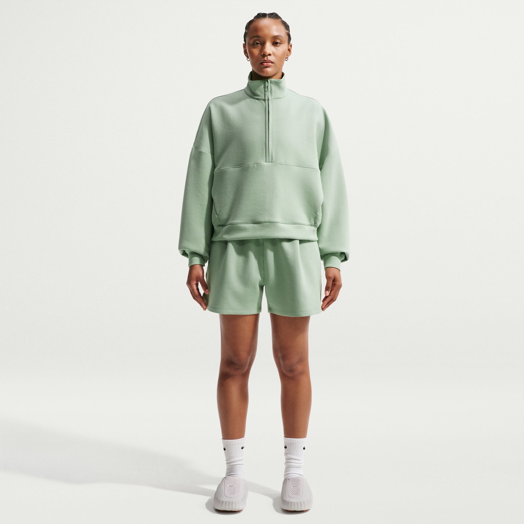 Nike Women's 24.7 ImpossiblySoft Dri-FIT 4'' Shorts