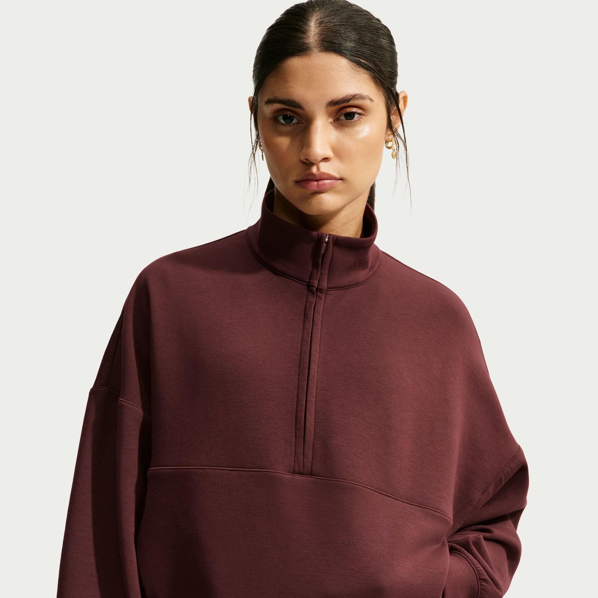 Nike Women's 24.7 ImpossiblySoft Oversized 1/2 Zip Sweatshirt