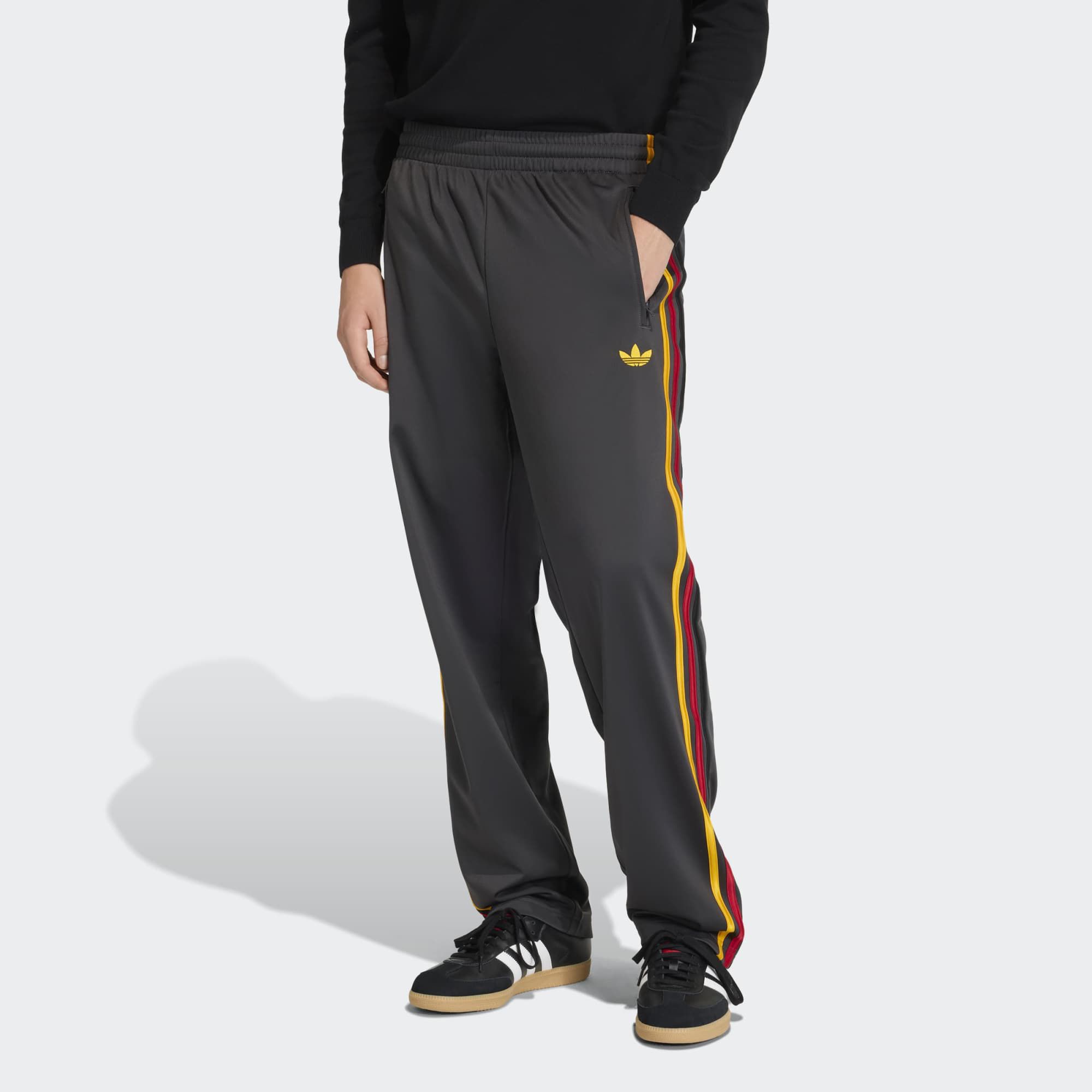 Utility Black/Collegiate Gold/Power Red