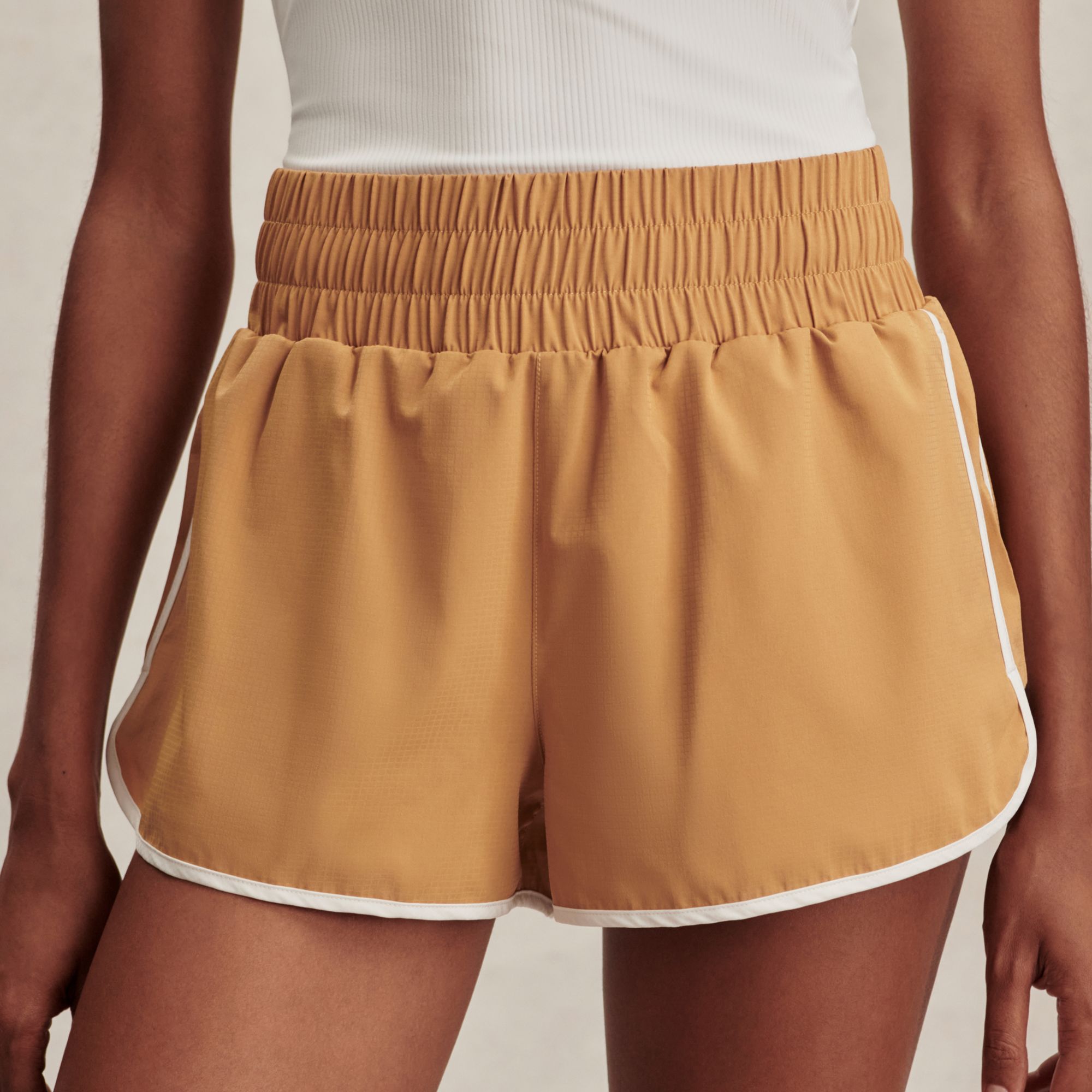Varley Women's Arlington 2" Short