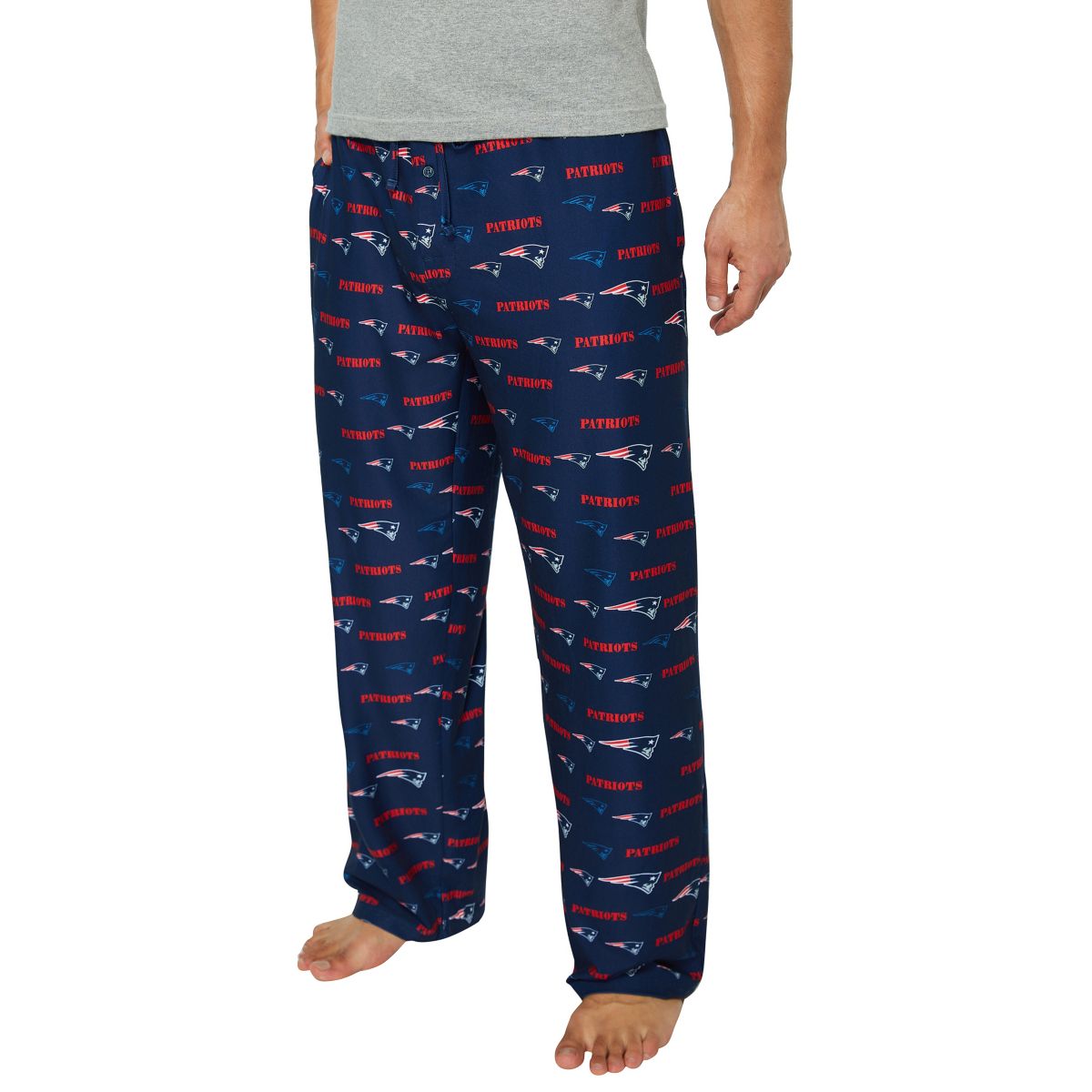 Antigua Men's New England Patriots Victory 1/4 Zip Mock Pullover