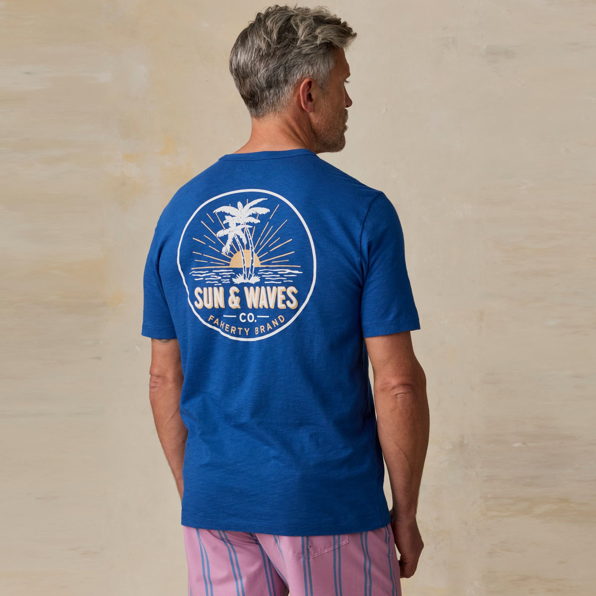 Faherty  Men's Sunwashed Short Sleeve Graphic Pockt T-shirt