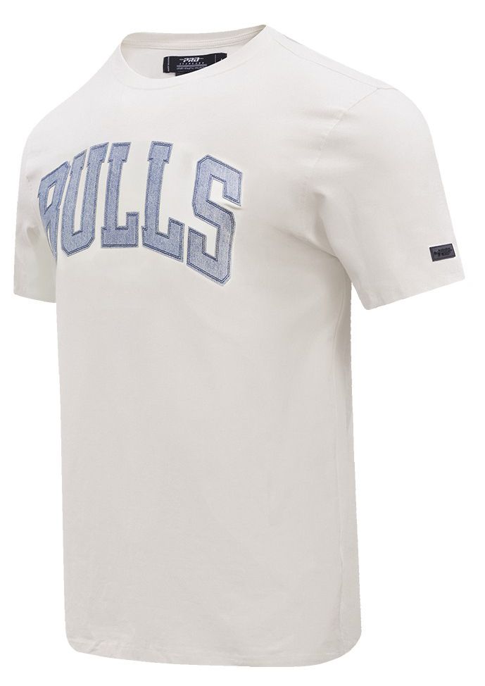 Pro Standard Men's Chicago Bulls Linen Varsity Blues Short Sleeve T-Shirt