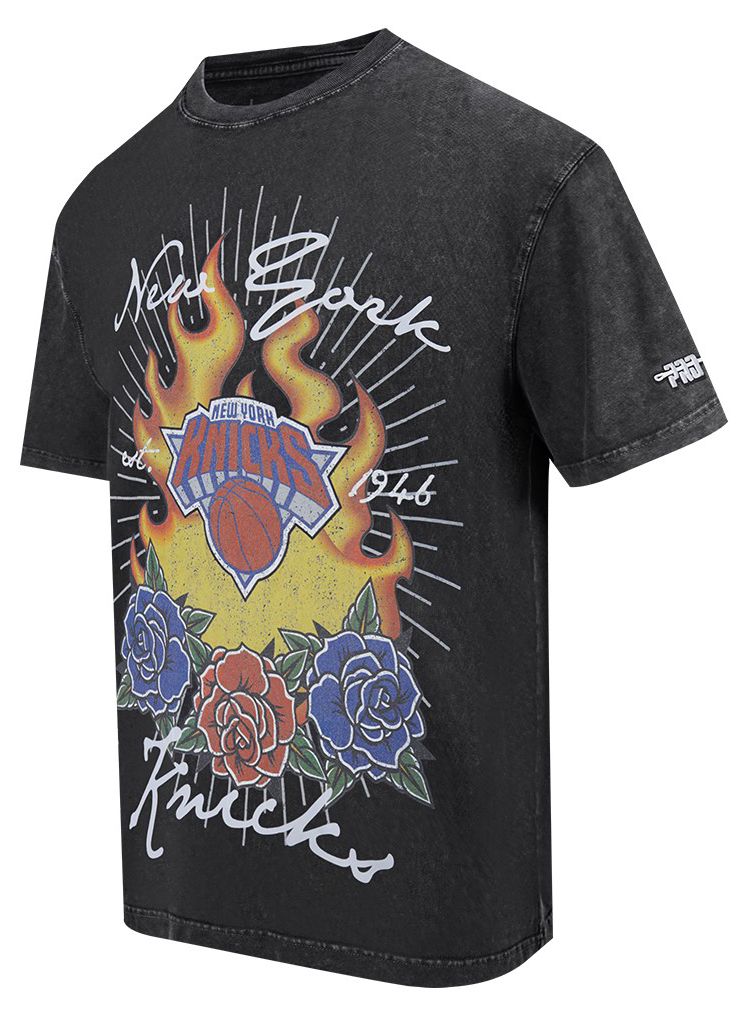 Pro Standard Men's New York Knicks Black Fire And Roses Washed T-Shirt