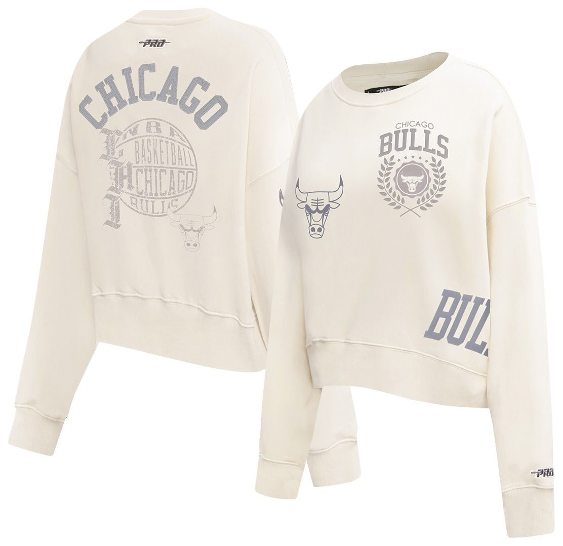 Pro Standard Women's Chicago Bulls Off White Street Team Crewneck Sweatshirt