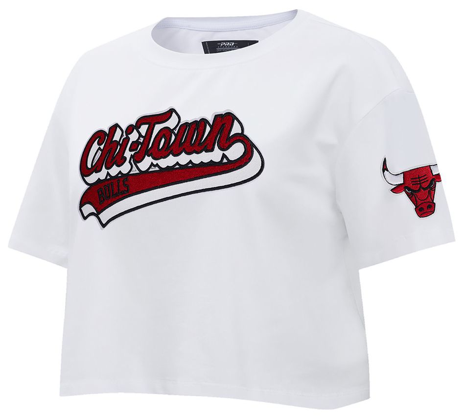 Pro Standard Women's Chicago Bulls White Script Tail Boxy T-Shirt