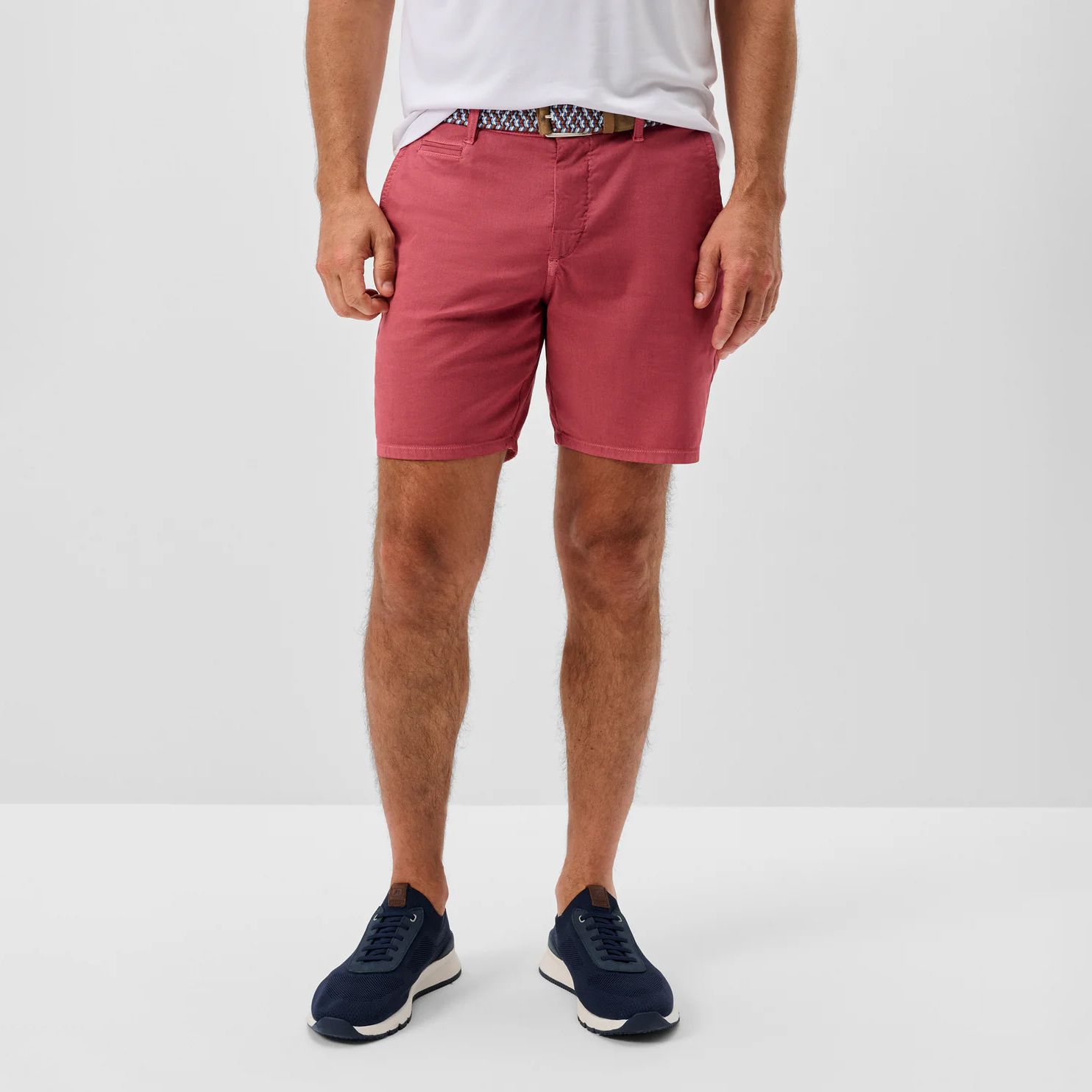 Johnnie-O Men's 8" Nassau Golf Short