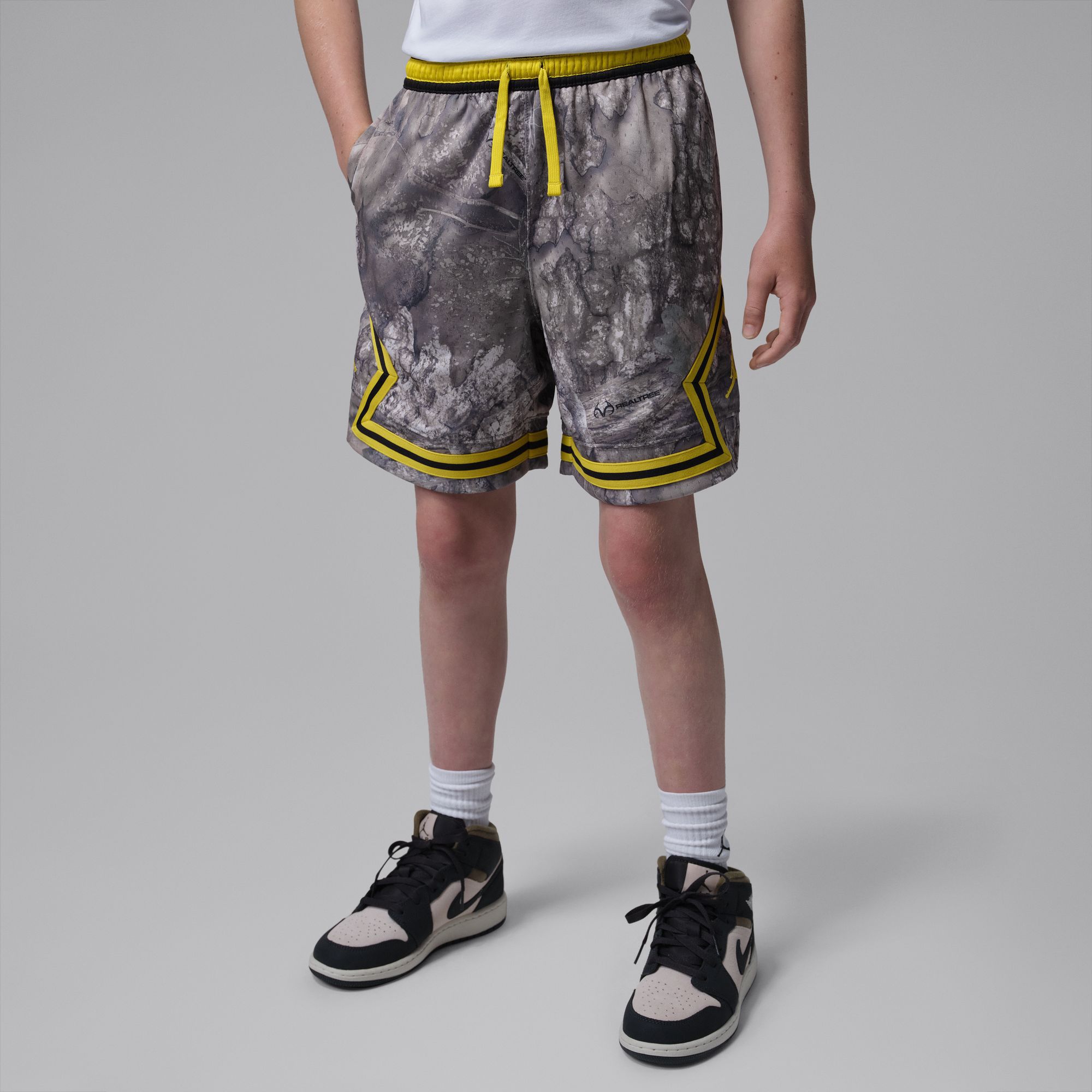 Jordan Boys' Dri-FIT MVP Realtree Print Diamond Shorts