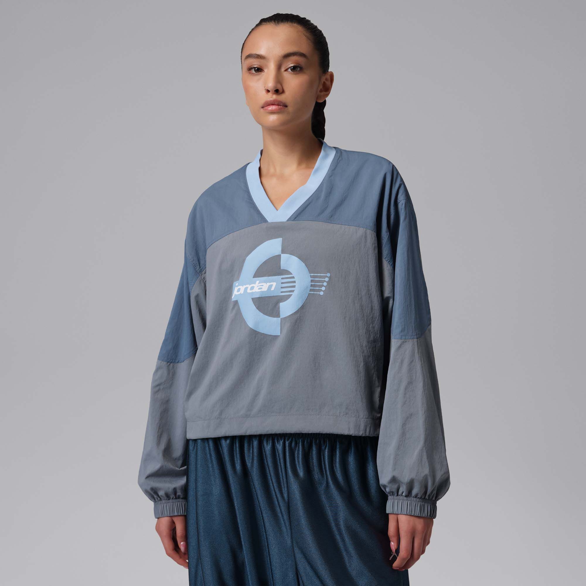 Jordan Women's Brooklyn Woven Long-Sleeve Graphic Pullover