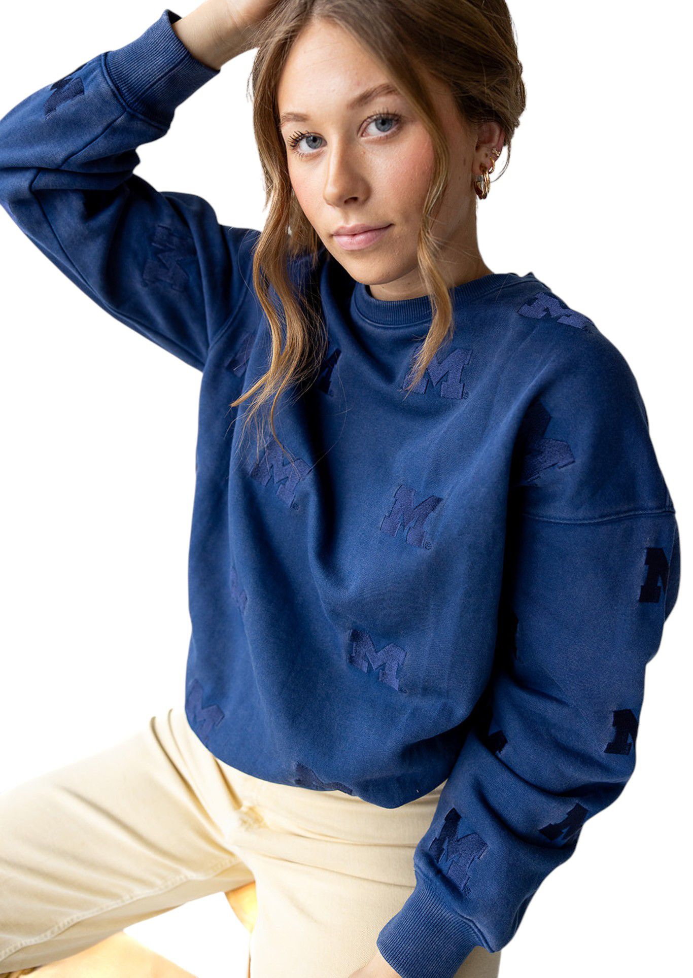 Hoodies & Sweatshirts