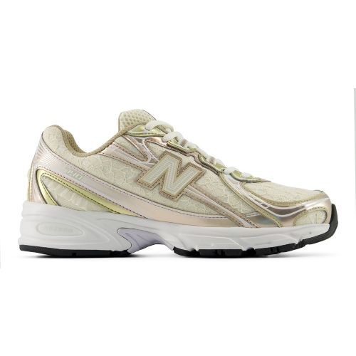 New Balance 740 Shoes
