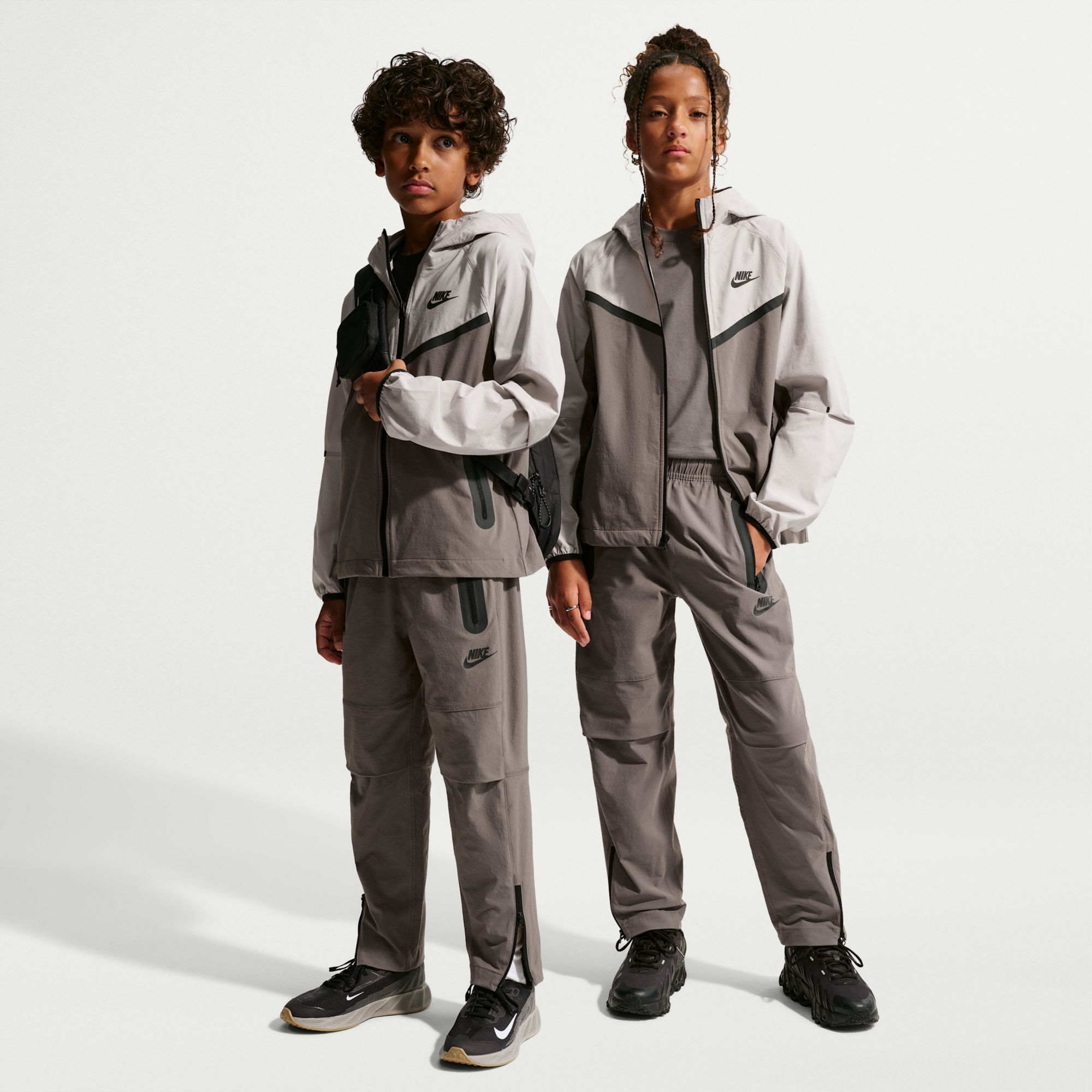 Nike Boys' Tech Woven Pants, Wash