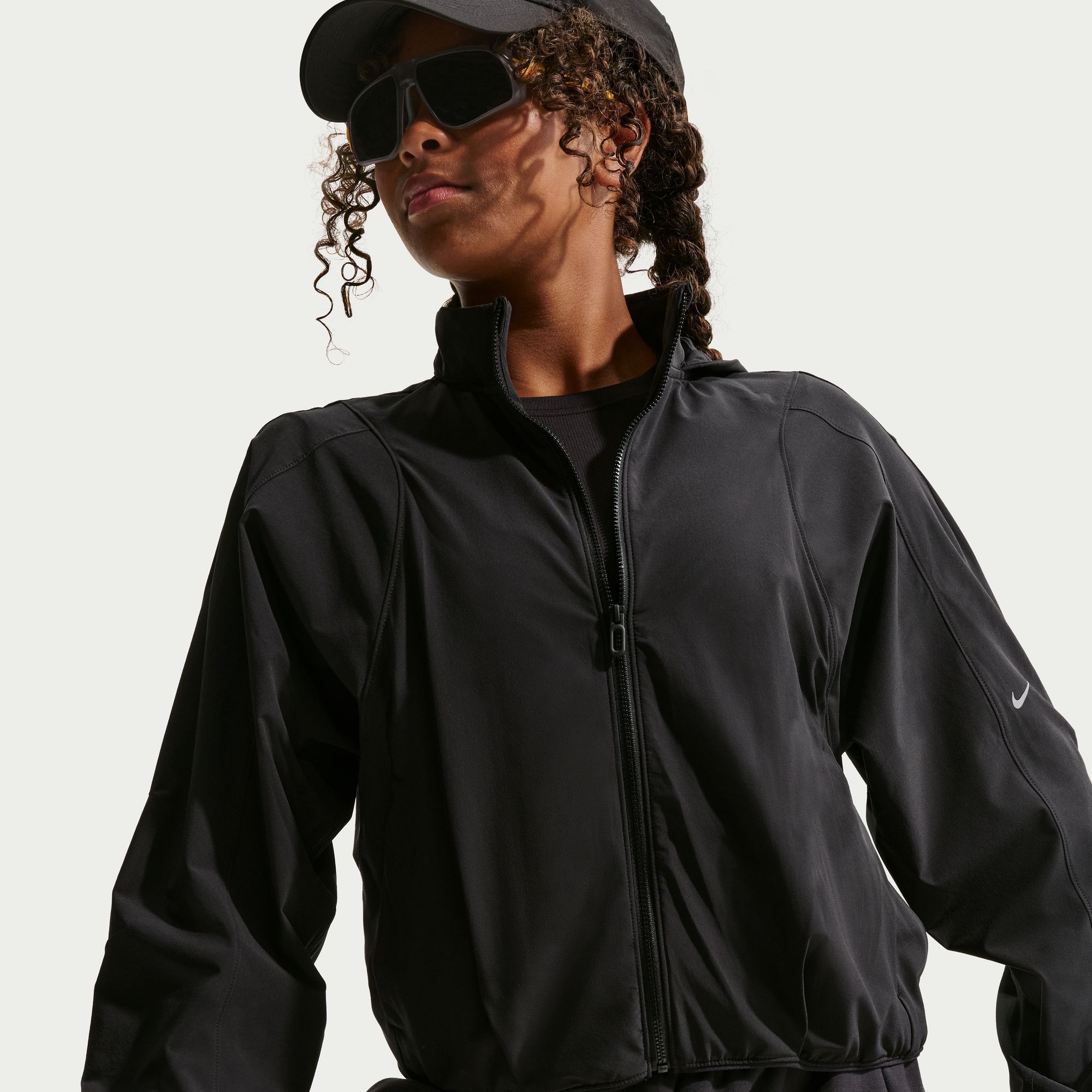 Nike Girls' MAVN Water-Repellent UV Woven Jacket