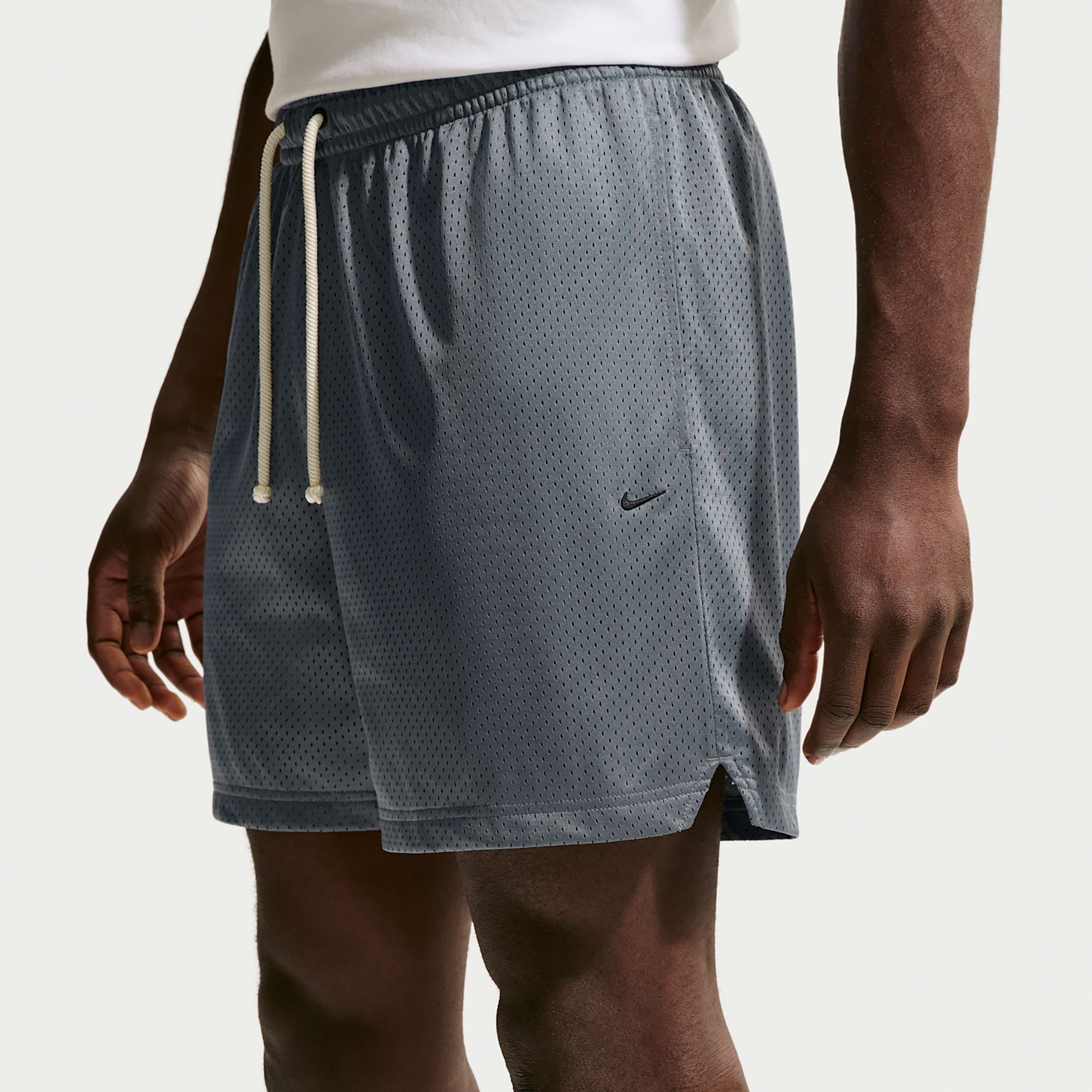 Nike Men's Dri-FIT Standard Issue 5" Mesh Basketball Practice Shorts