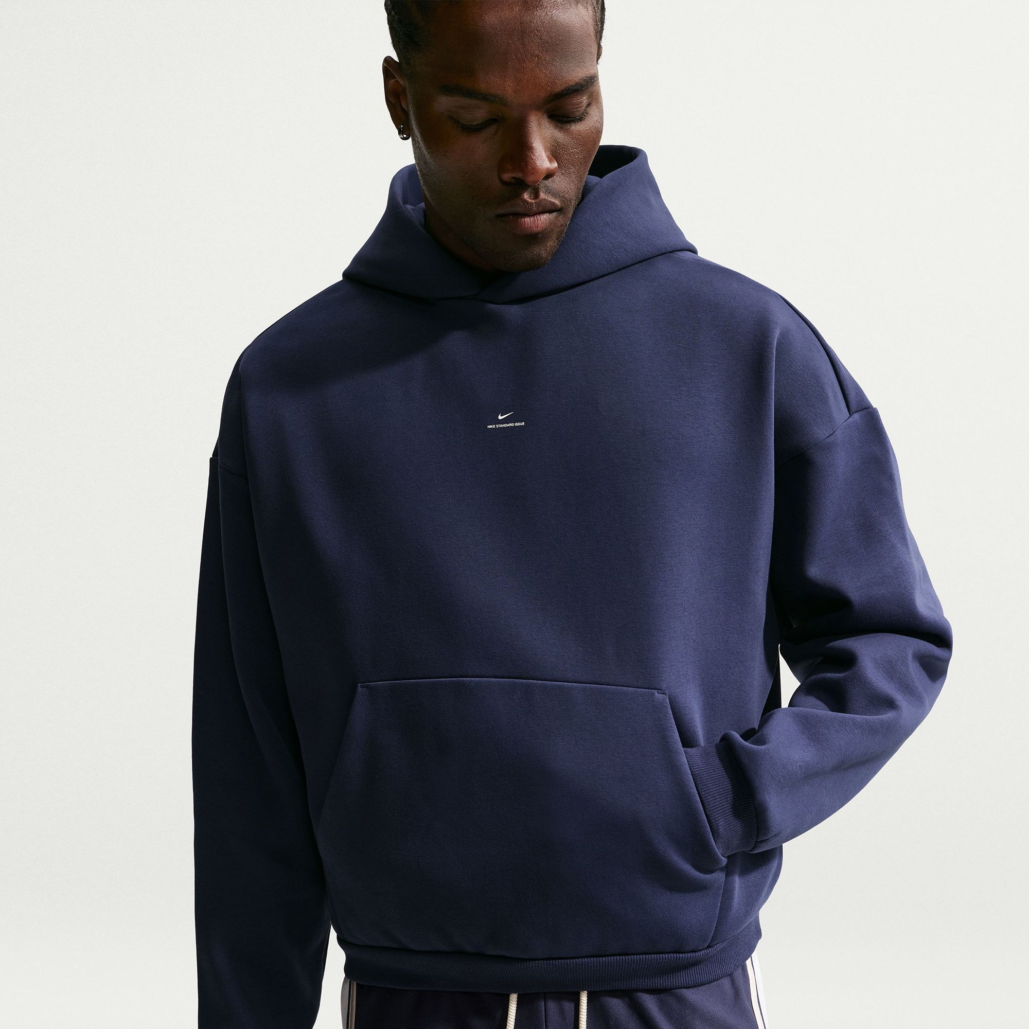 Nike Men's Therma-FIT Standard Issue Brushed Hoodie