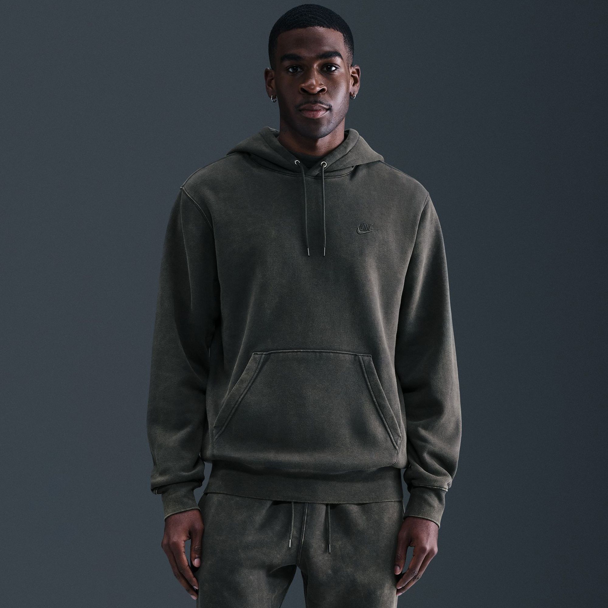 Hoodies & Sweatshirts