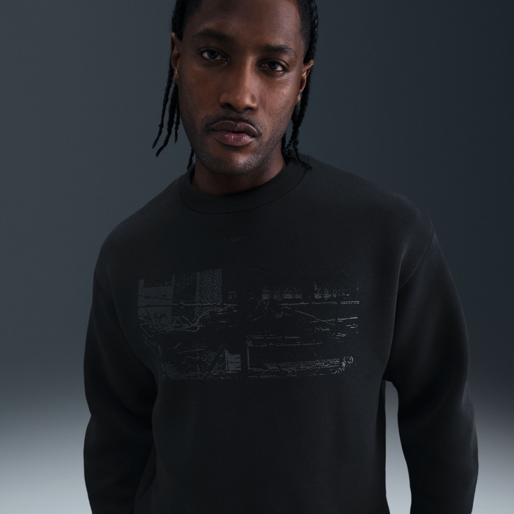 Nike Men's Tech Fleece Oversized Graphic Crewneck Sweatshirt