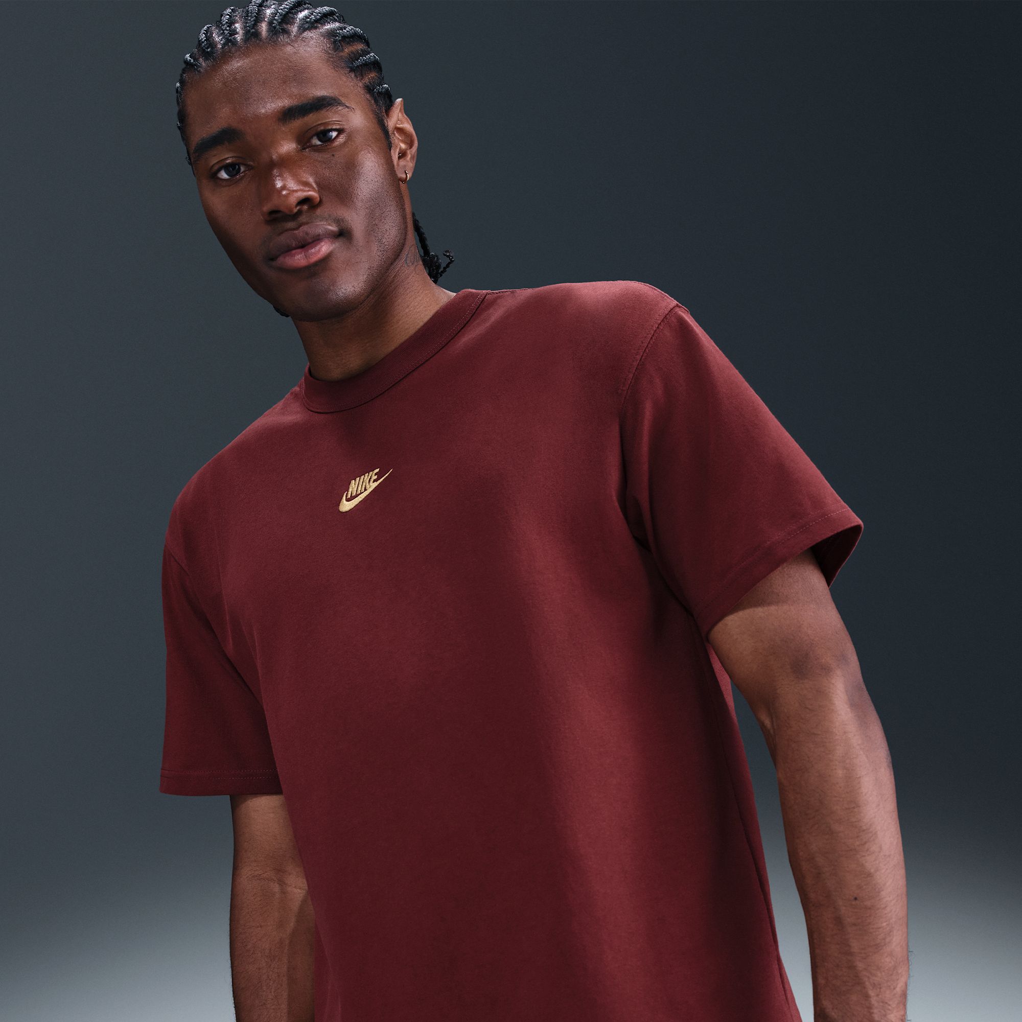 Nike Men's Sportswear Premium Essentials T-Shirt
