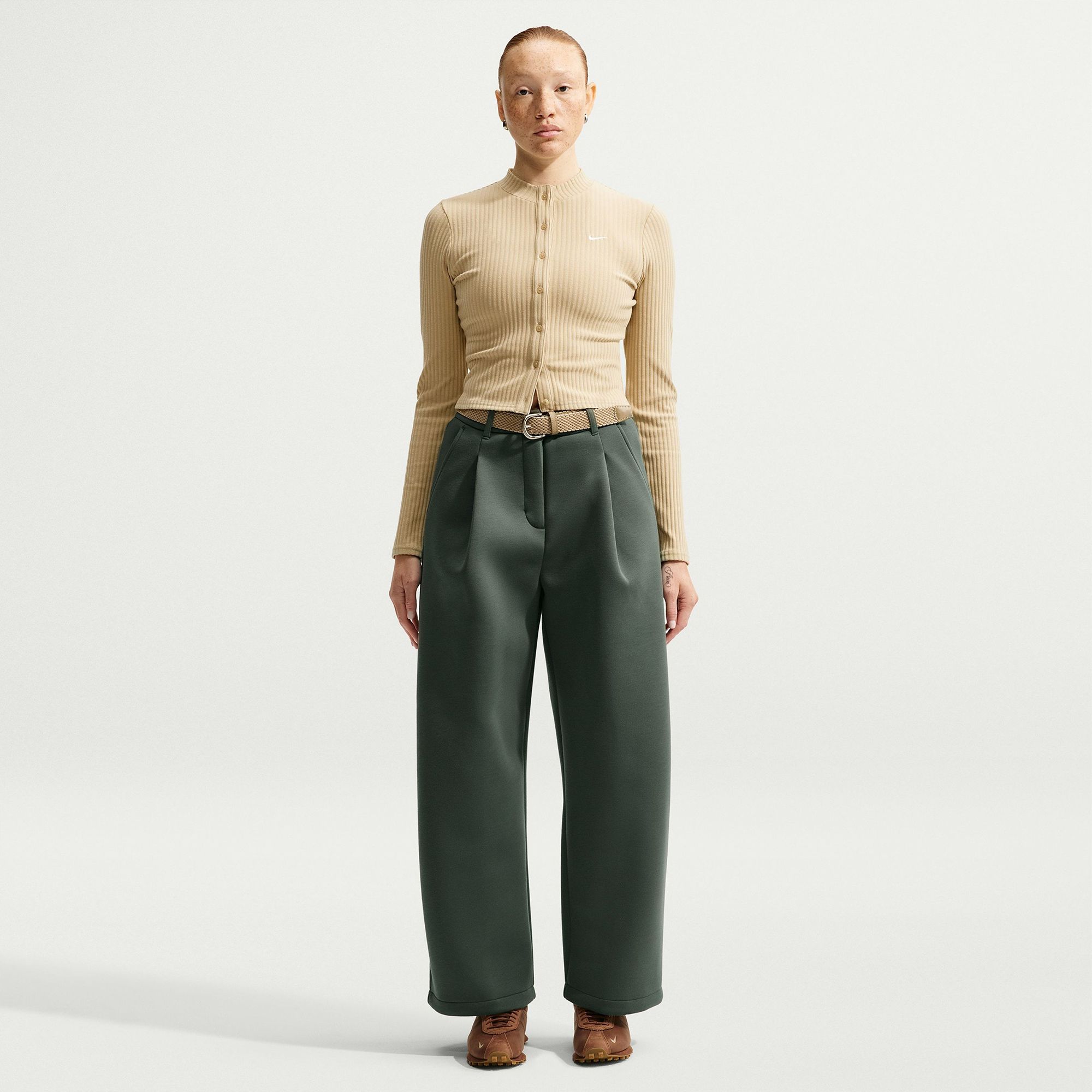 Nike Women's Sportswear Loose Mid-Rise Fleece Trousers