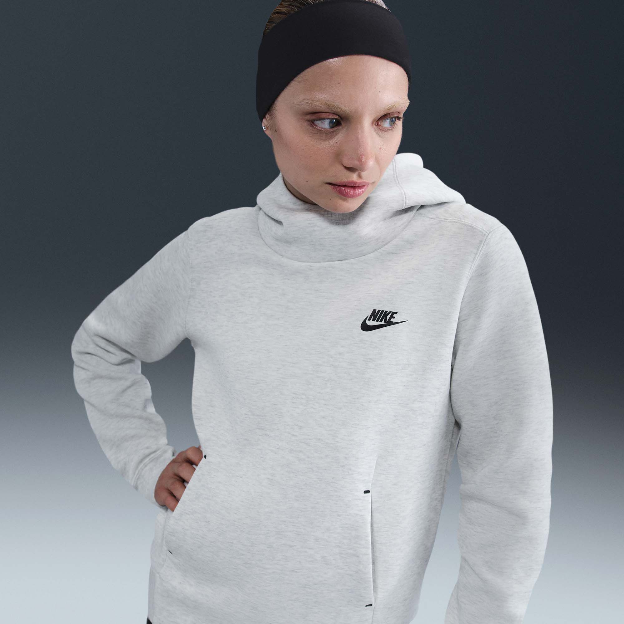 Nike Women's Sportswear Tech Fleece Hoodie
