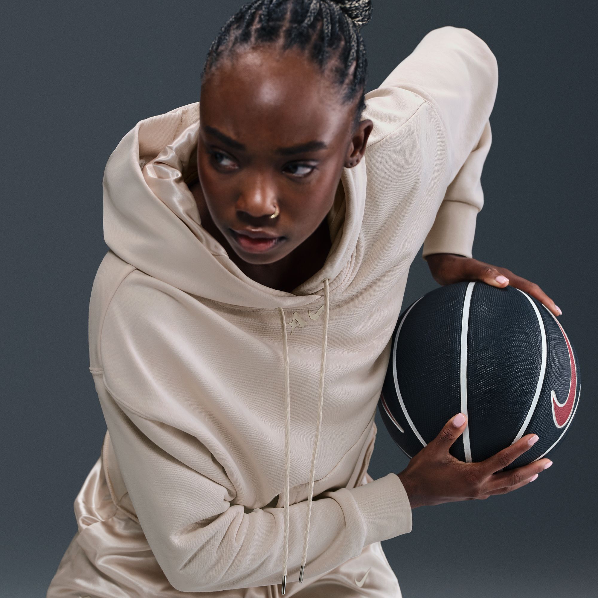 Nike Women's A'ja Wilson Oversized Cropped Basketball Hoodie