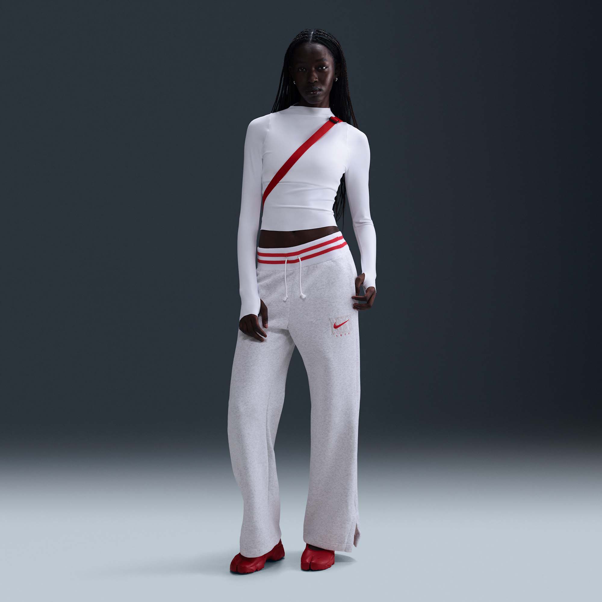 Nike Women's Sportswear Phoenix Fleece High-Waisted Wide-Leg Graphic Pants