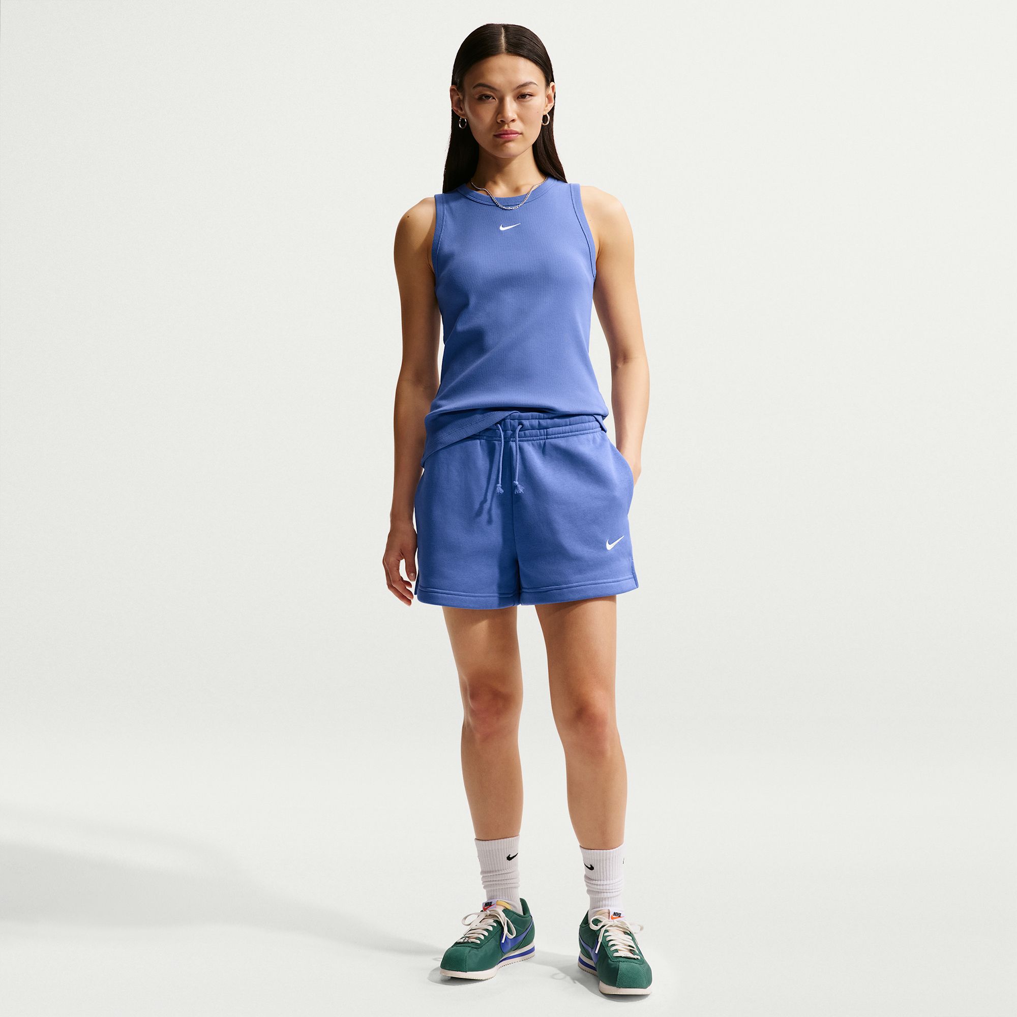 Nike Women's Sportswear Phoenix Fleece Mid-Rise 4" Shorts