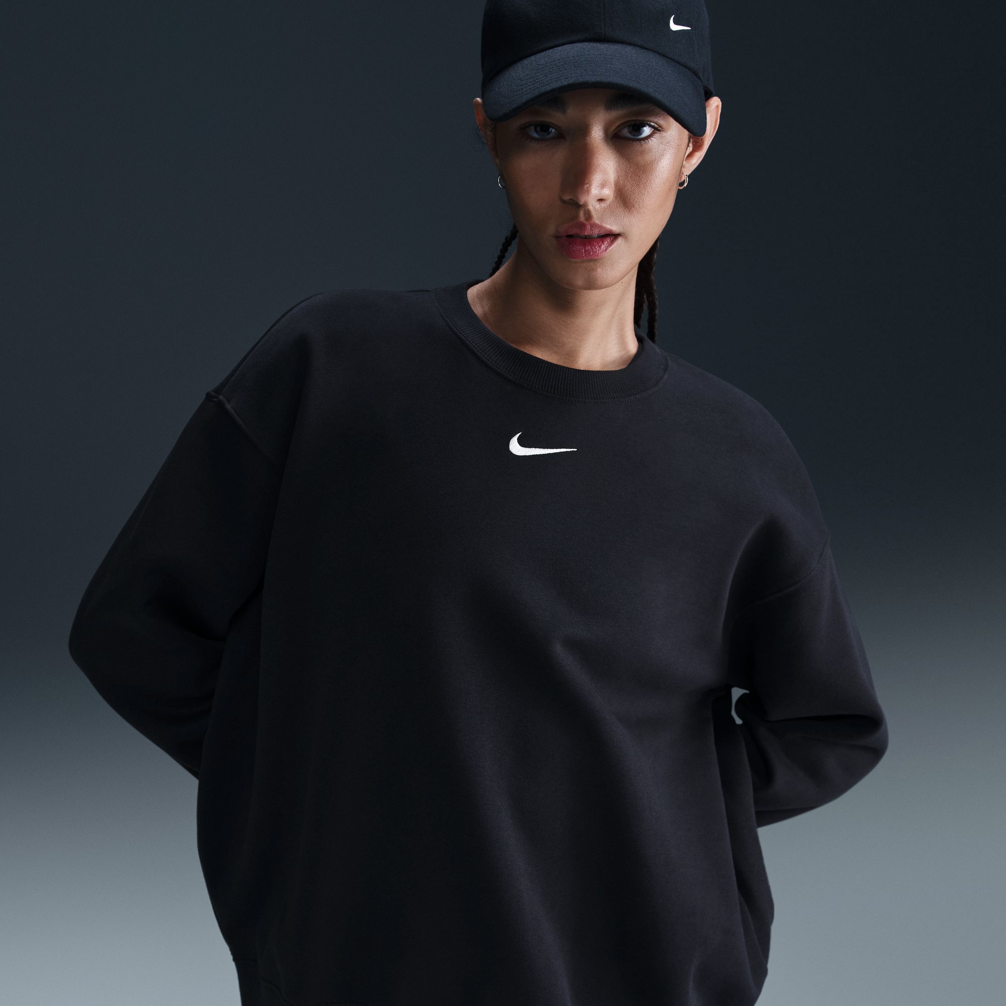 Nike Women's Sportswear Phoenix Fleece Oversized Crew-Neck Sweatshirt Black thumbnail