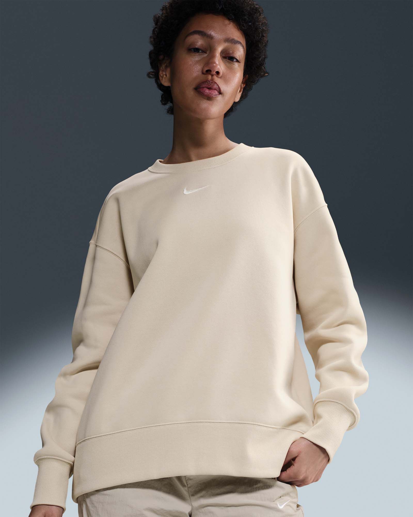 Nike Women's Sportswear Phoenix Fleece Oversized Crew-Neck Sweatshirt Lt Orewood Brn thumbnail