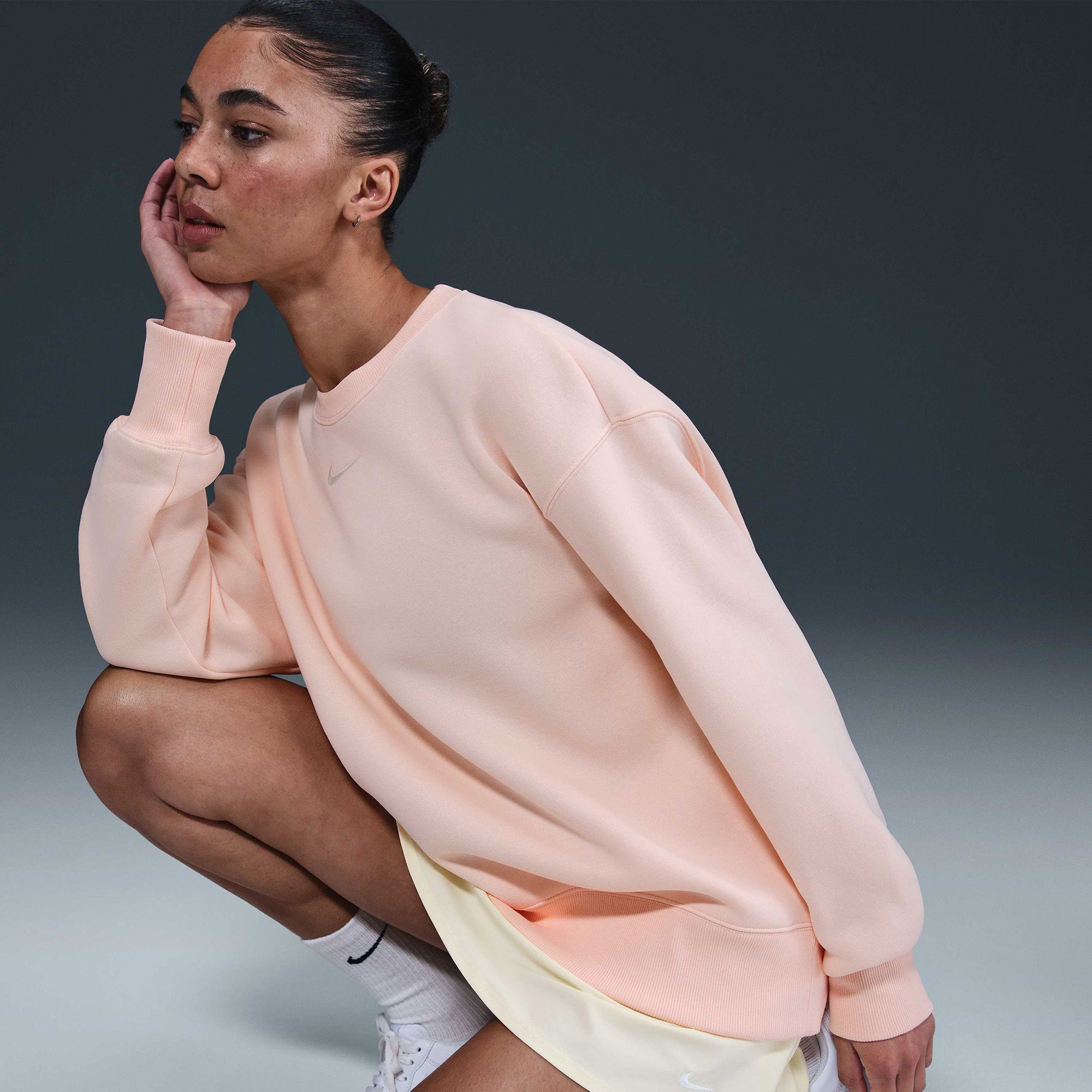 Nike Women's Sportswear Phoenix Fleece Oversized Crew-Neck Sweatshirt