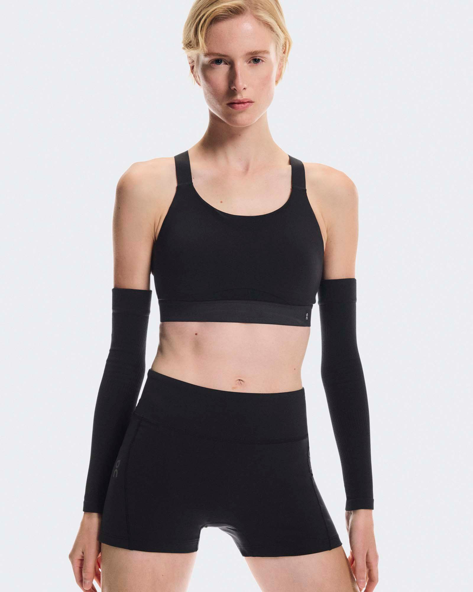 On Women's 3" Performance Tights