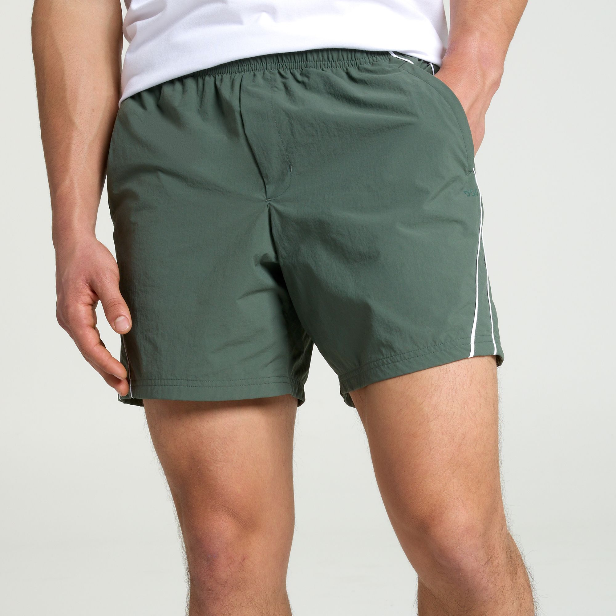 DSG Men's 6” Relaxed Woven Short