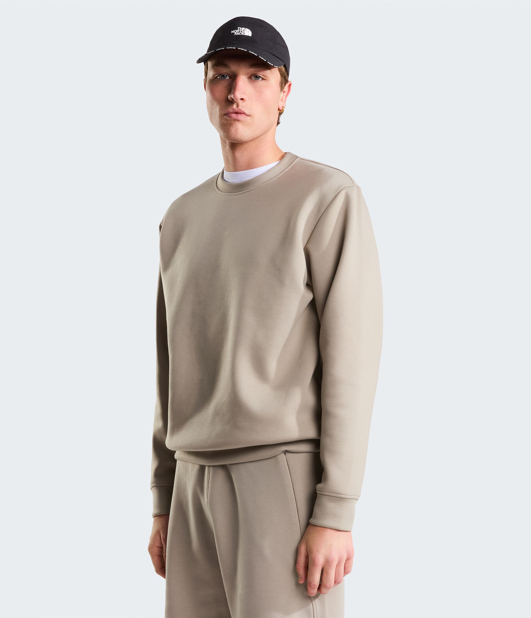 Hoodies & Sweatshirts