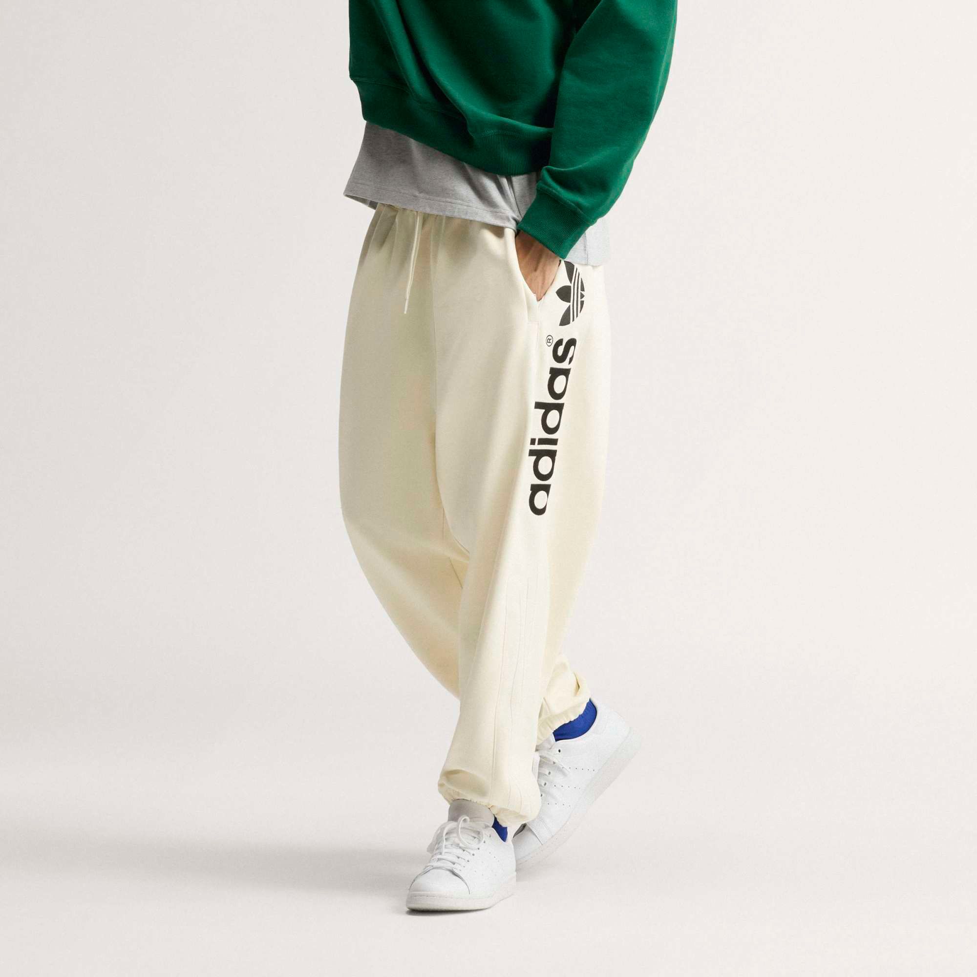 adidas Originals Men's adiSignature NY Jogger Joggers, Small, Off White