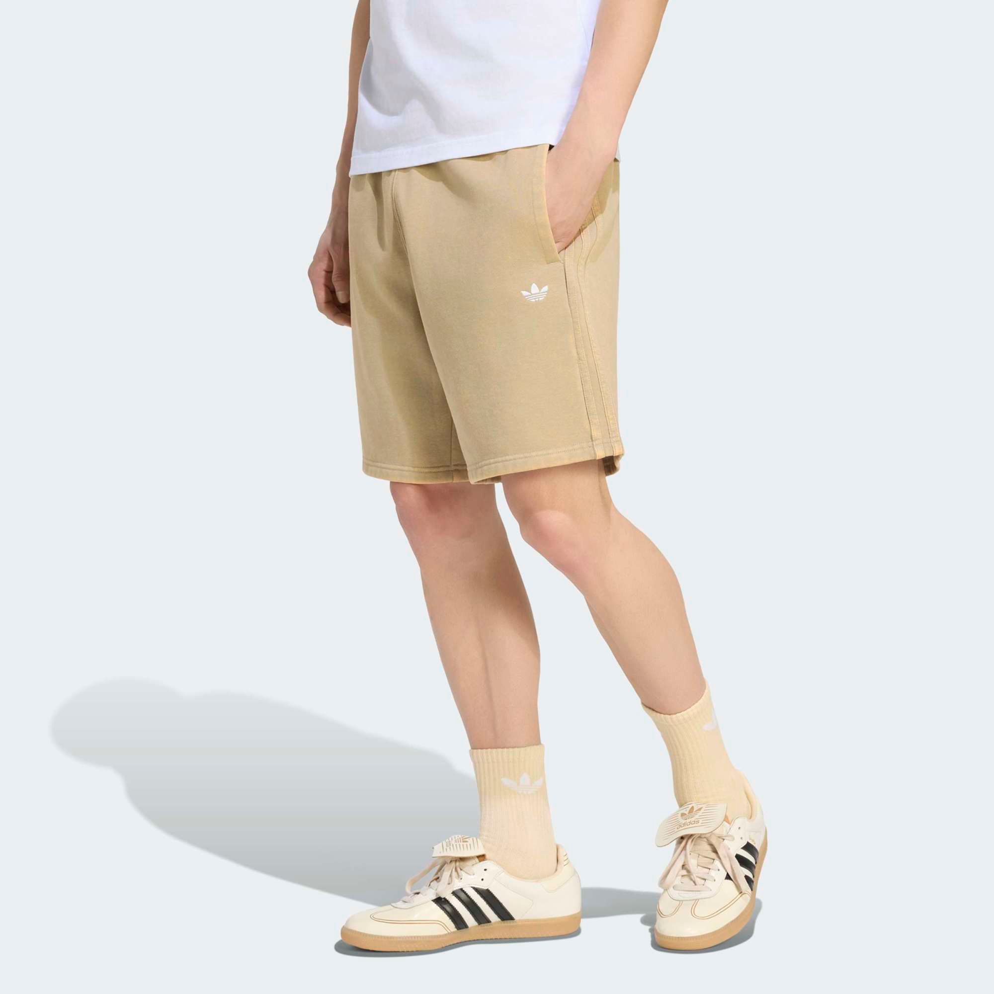 adidas Originals Men's Trefoil Essentials Washed 7-Inch Fleece Shorts
