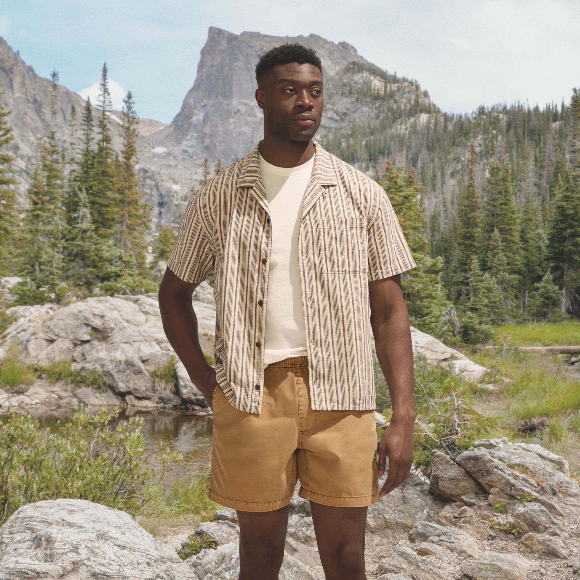 Alpine Design Men's Short Sleeve Camp Shirt