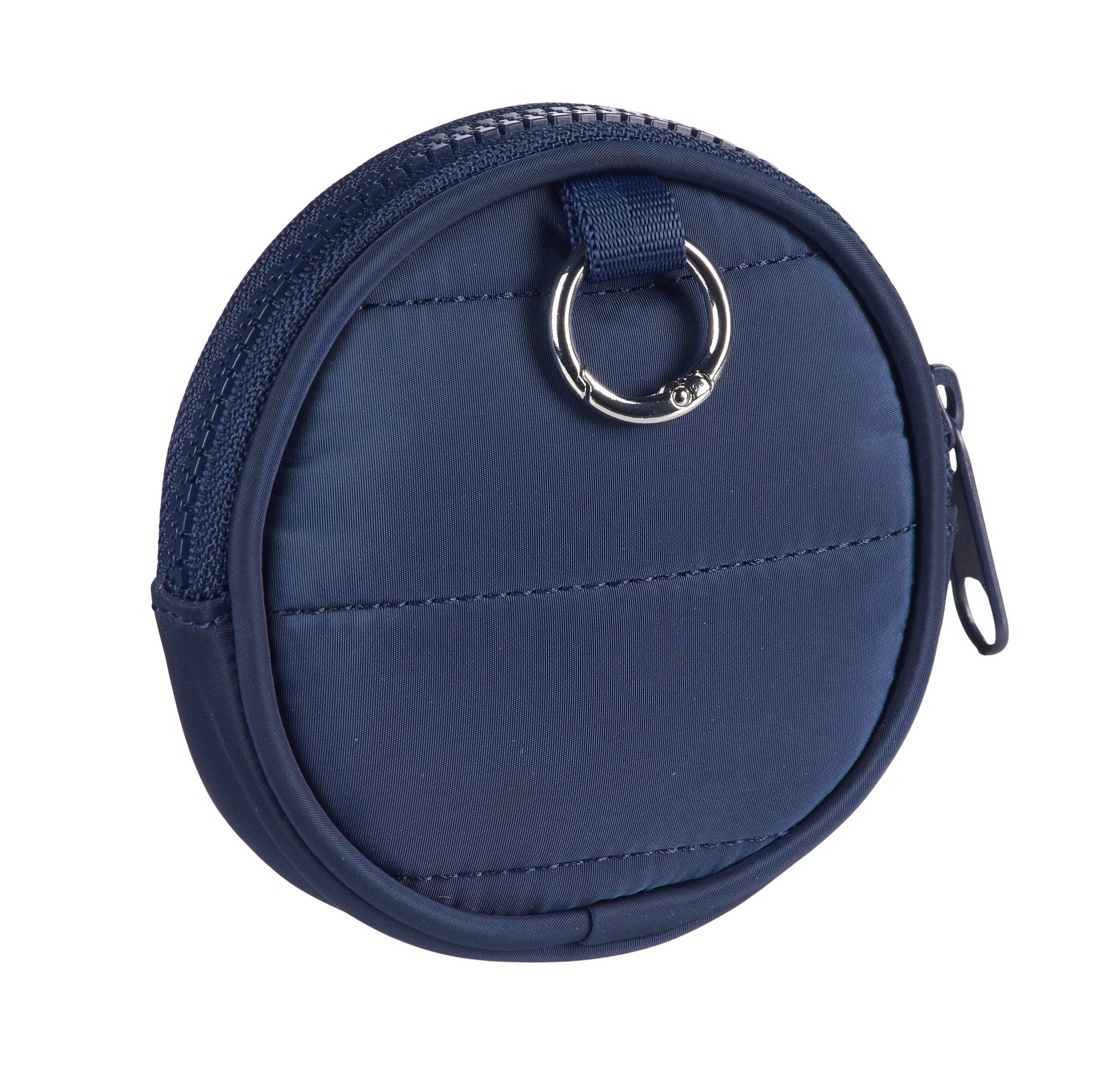 DICK'S Sporting Goods Cozy Quilted Round Pouch