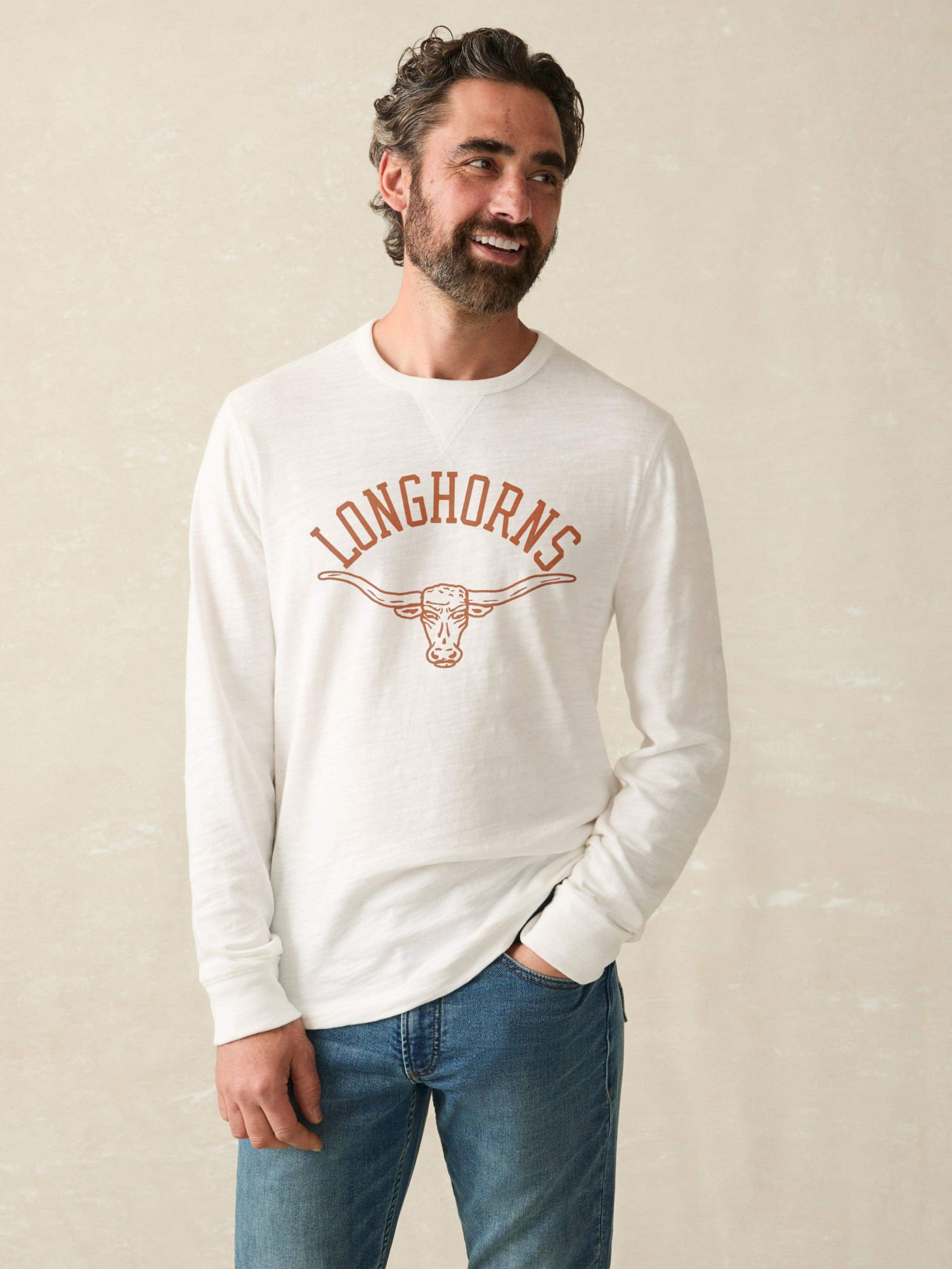 Faherty Men's Texas Longhorns White Sunwashed Slub Crewneck Sweatshirt