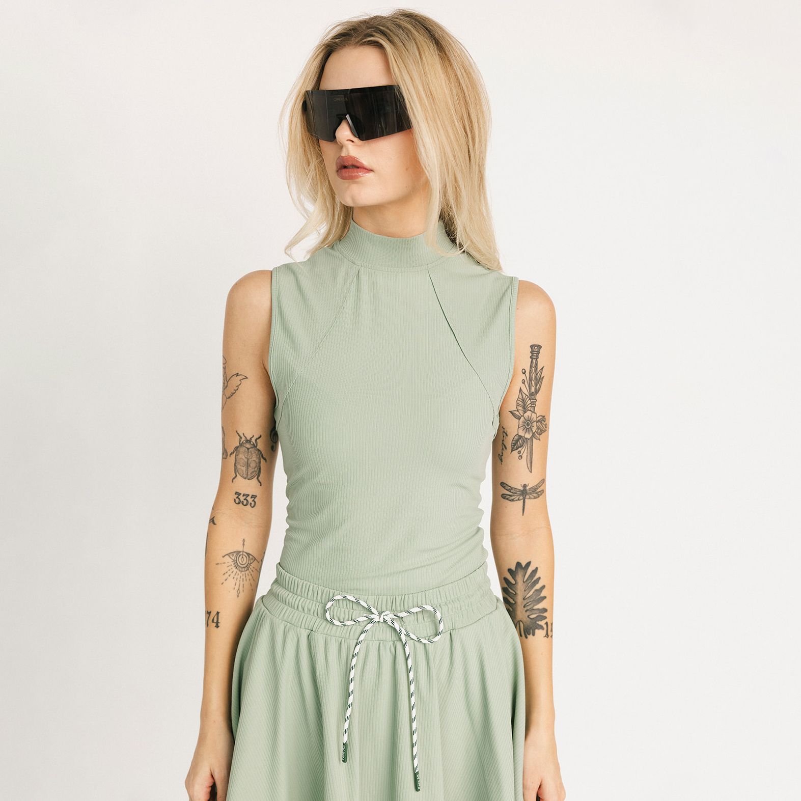 Fore All Women's Riptide Mock Neck Sleeveless Golf Shirt