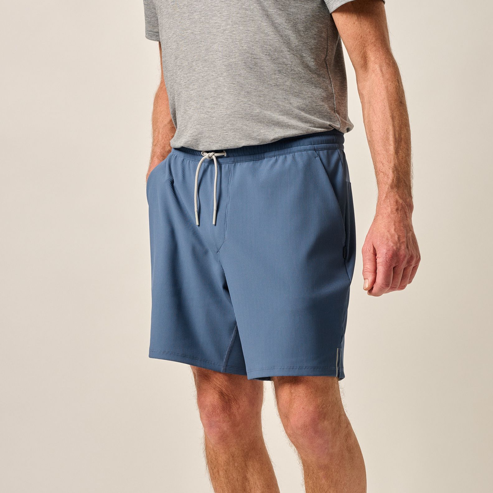 Johnnie-O Men's 7” Hoppin Golf Short