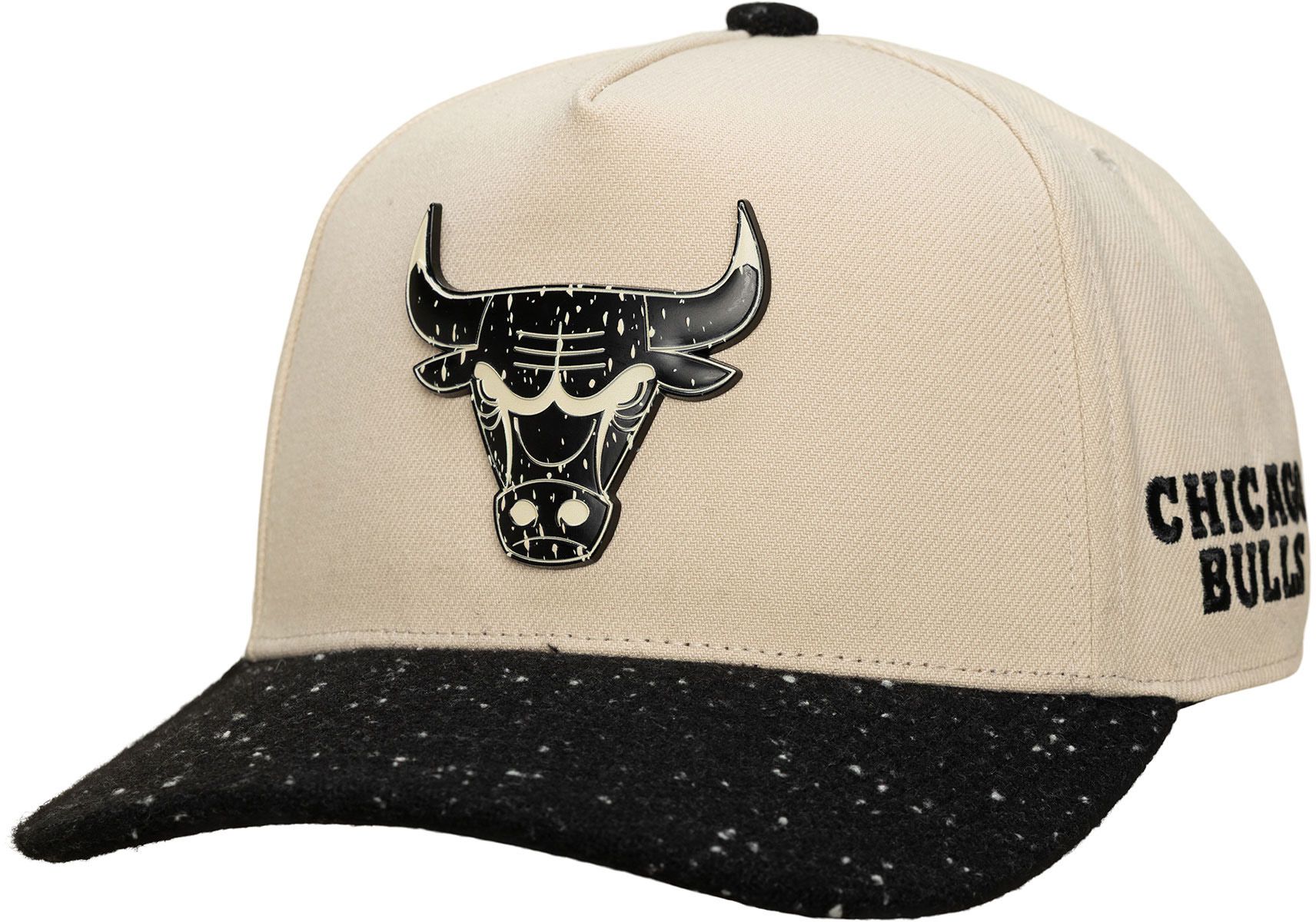 Mitchell &amp; Ness Adult Chicago Bulls Pro Snapback Adjustable Hat
