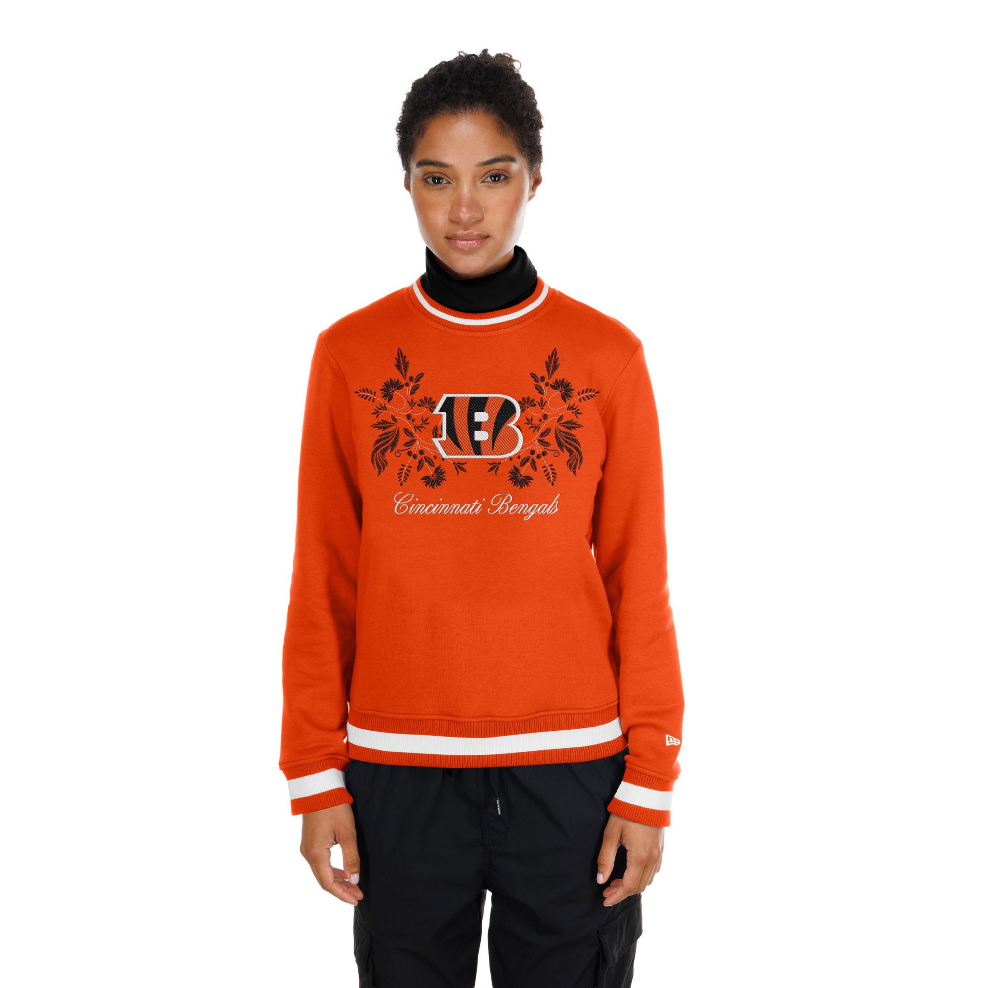 New Era Women's Cincinnati Bengals Embroidered Crewneck Sweatshirt