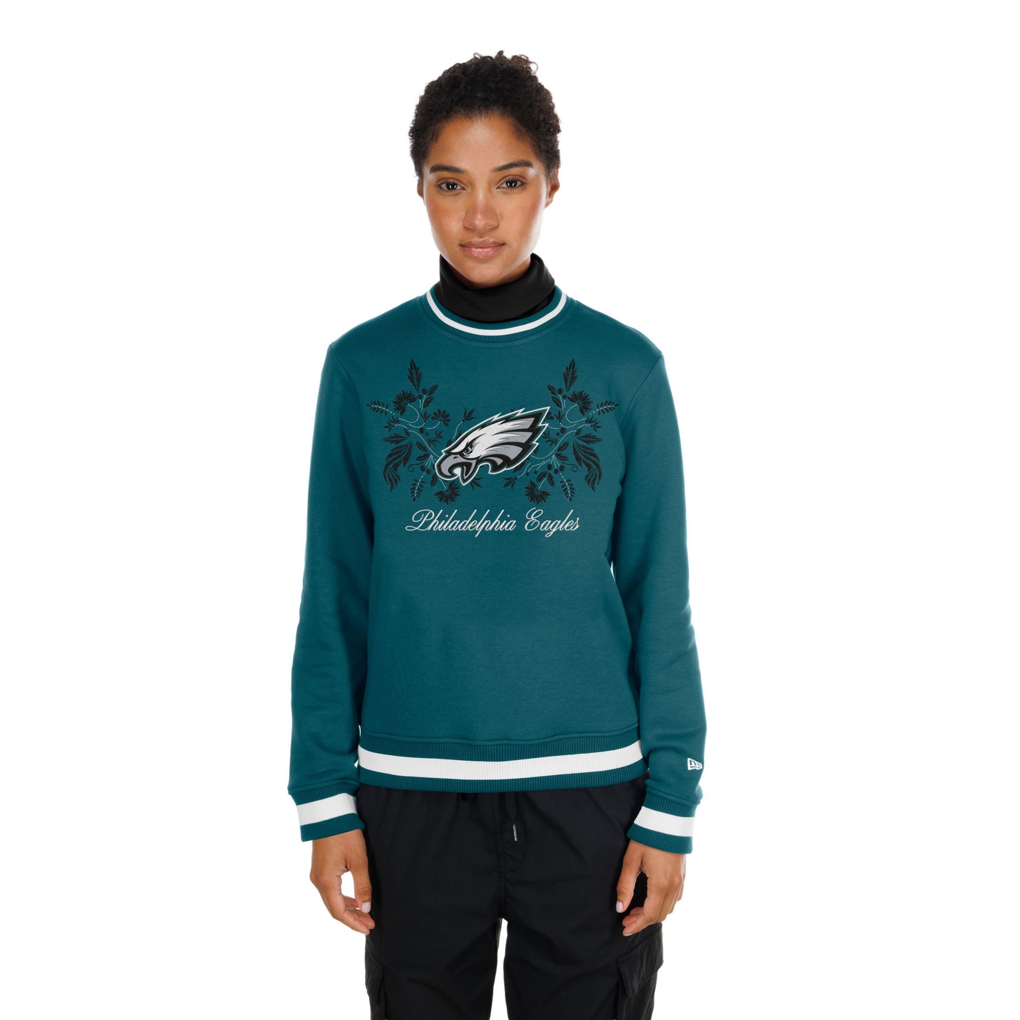 New Era Women's Philadelphia Eagles Embroidered Crewneck Sweatshirt