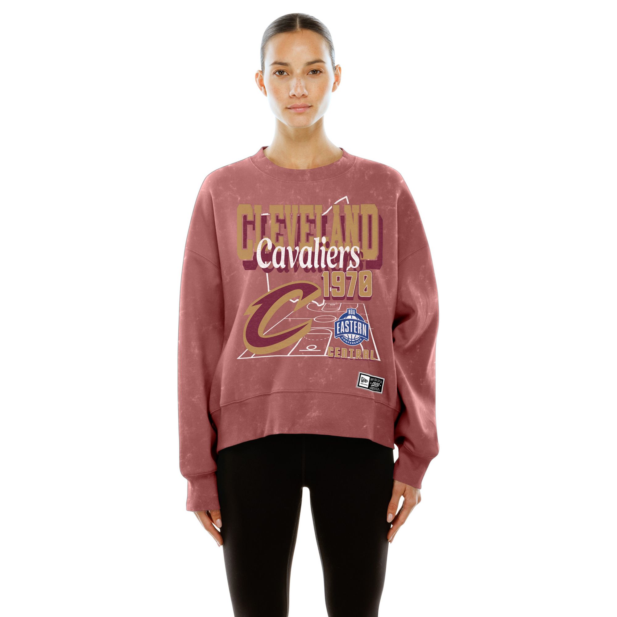 New Era Women's Cleveland Cavaliers Red Washed Crewneck Sweatshirt, Large