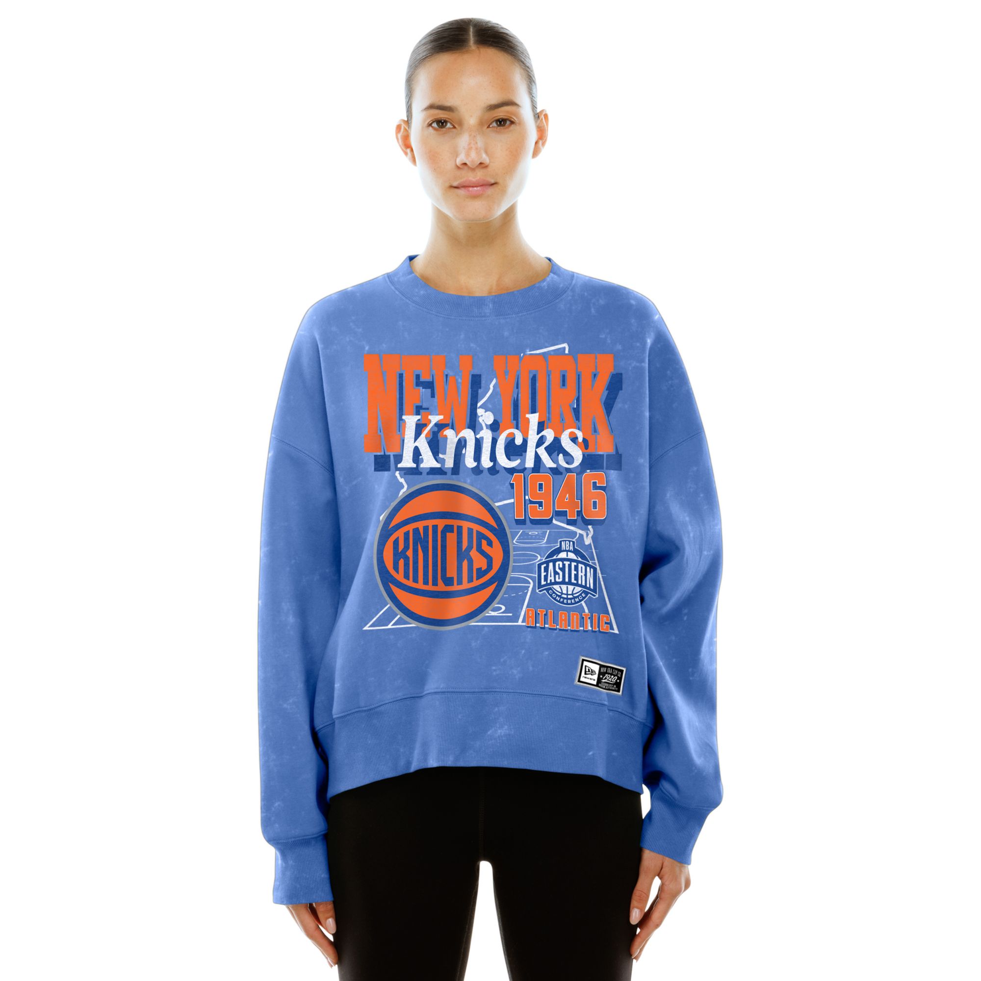 New Era Women's New York Knicks Blue Washed Crewneck Sweatshirt
