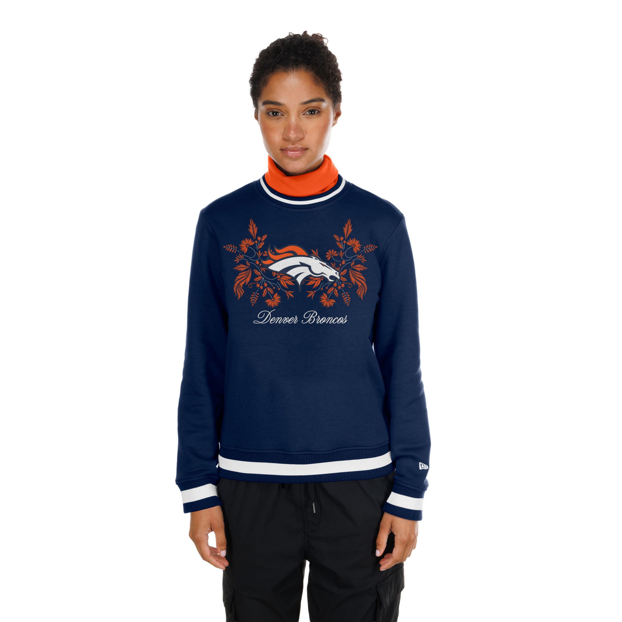 New Era Women's Denver Broncos Embroidered Crewneck Sweatshirt