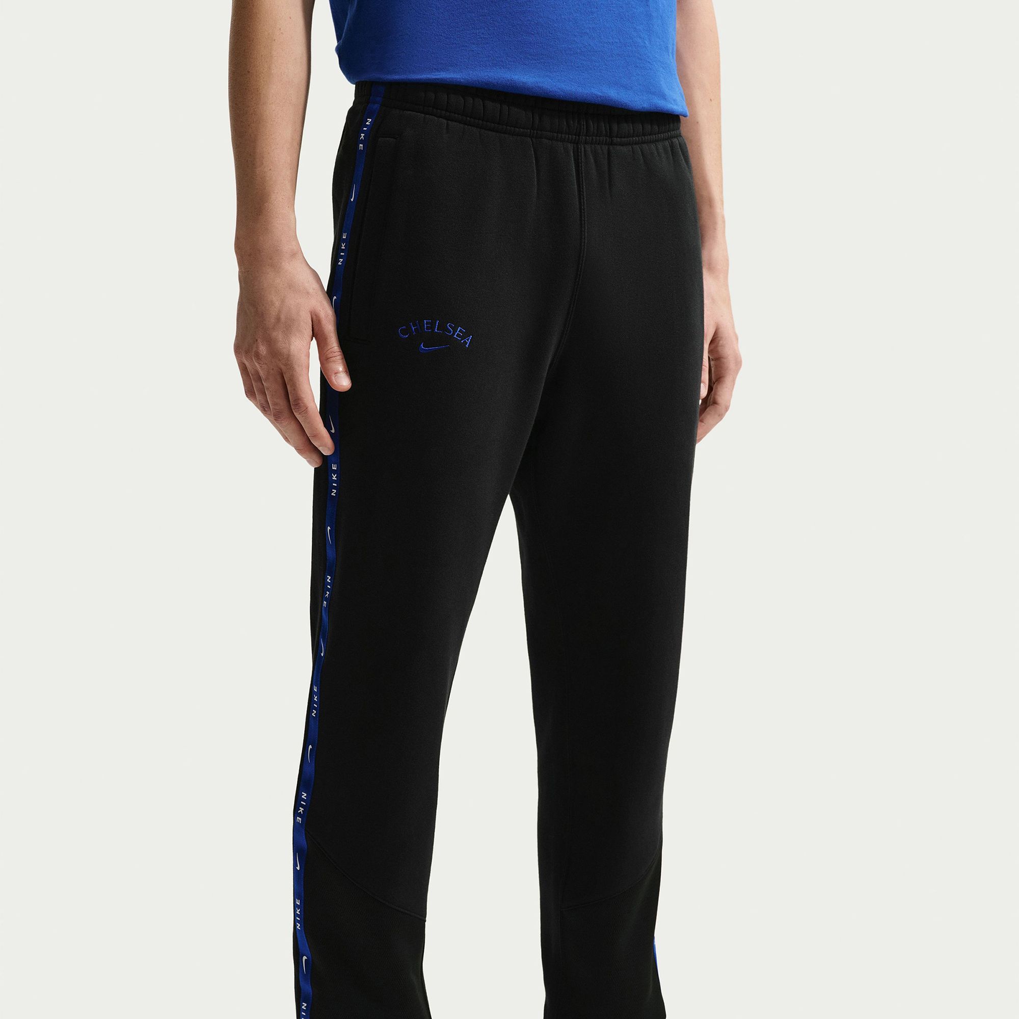 Nike Adult Chelsea FC Black Fleece Jogger Pants